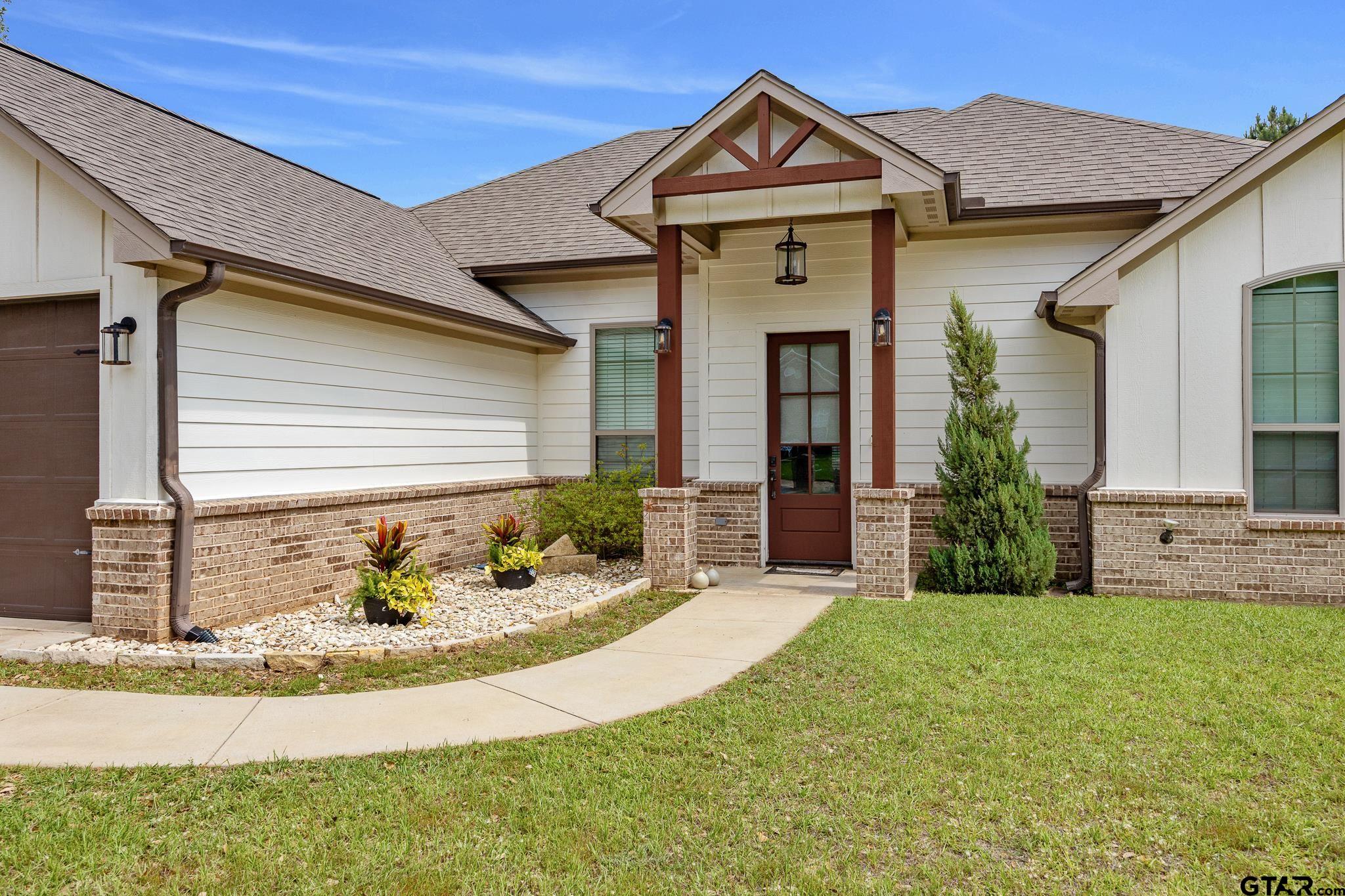 21235 Dogwood Dr