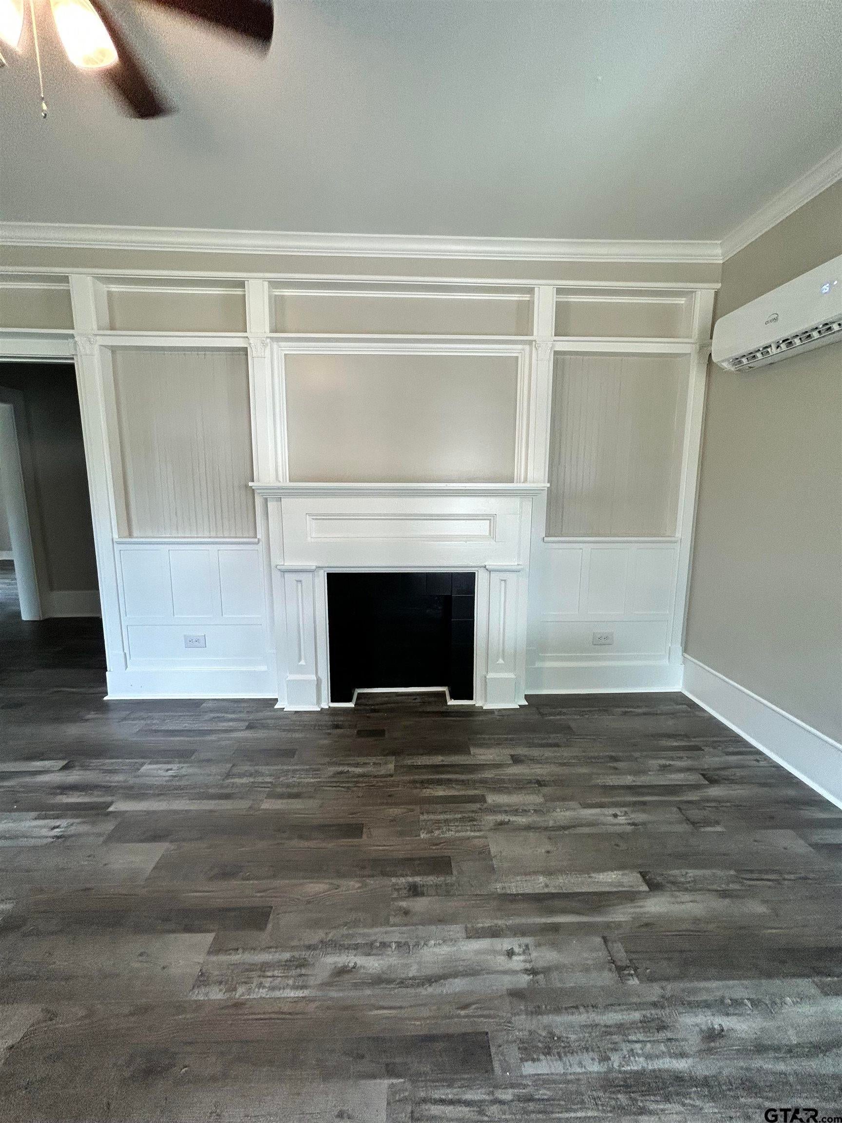 112 E Lakeview