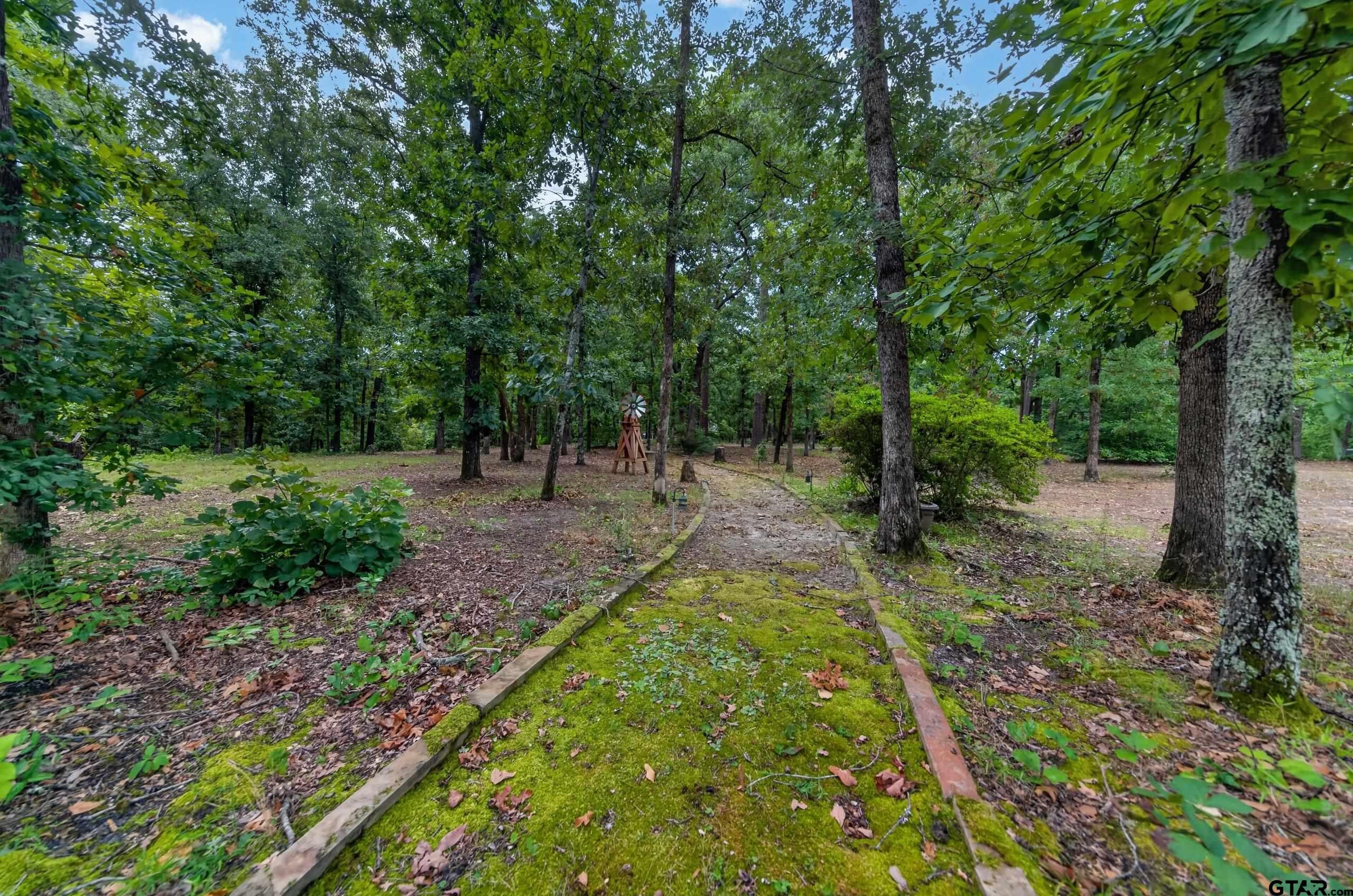 1325 Private Road 7905