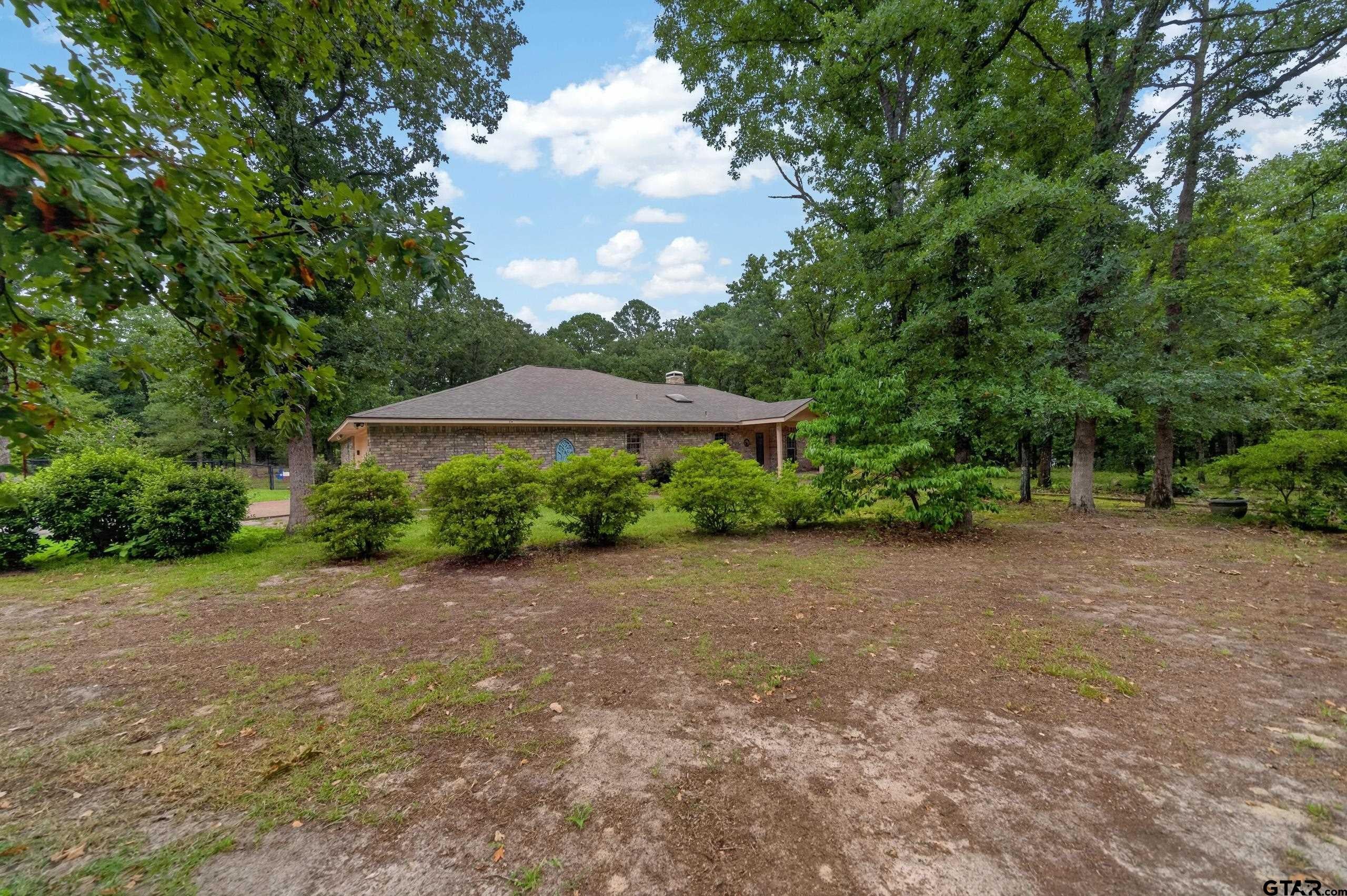 1325 Private Road 7905