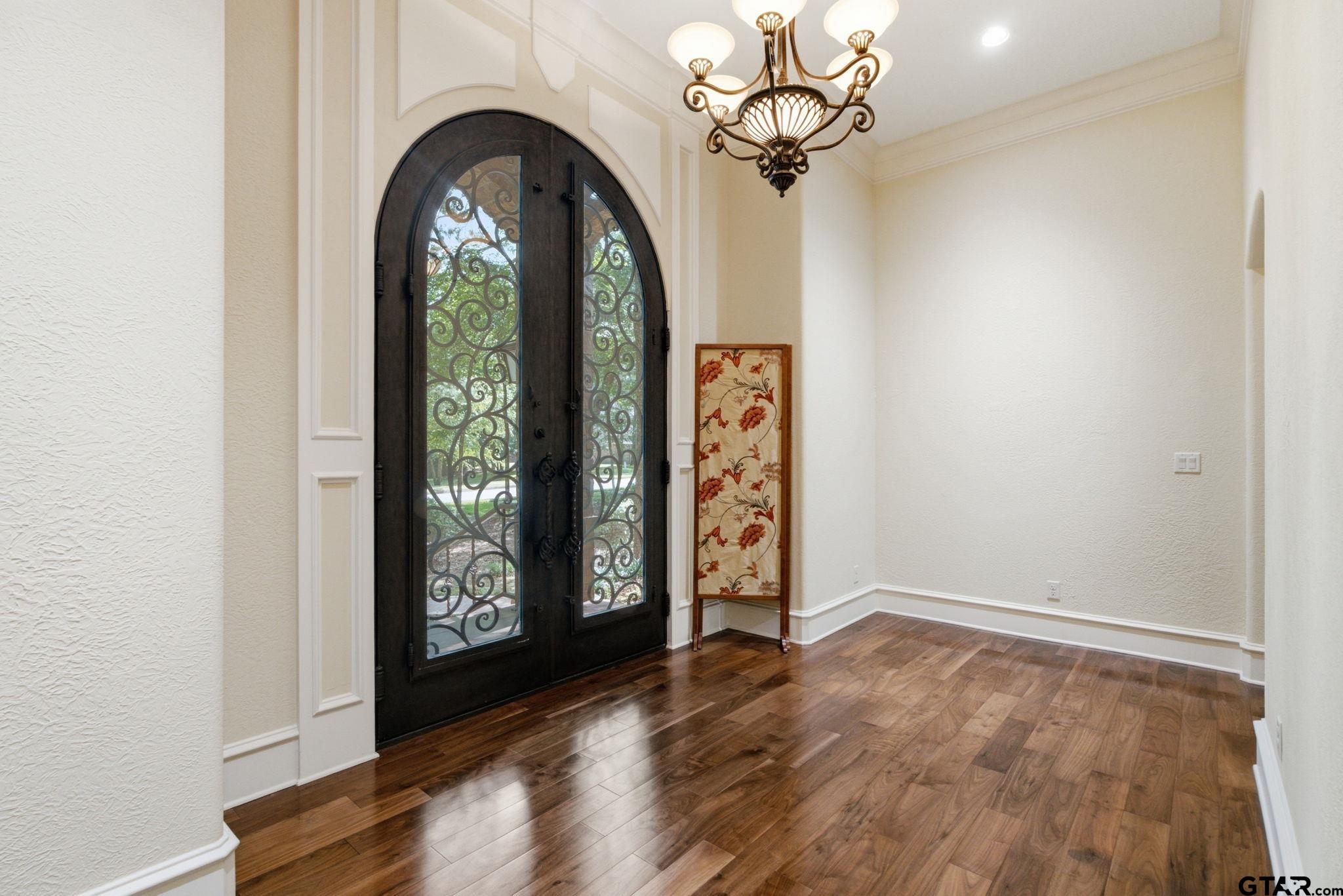 2030 Equestrian Ln.