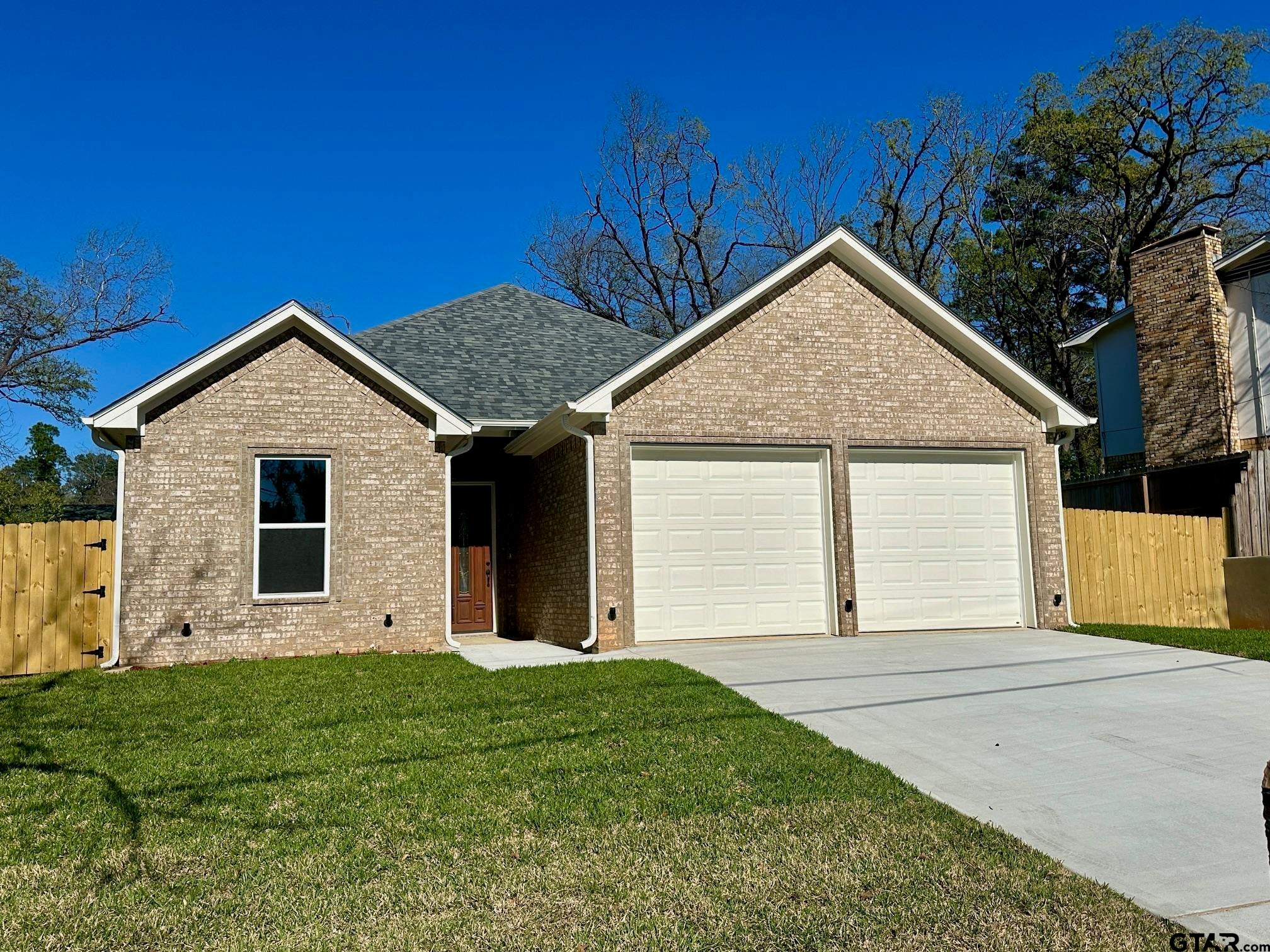 1126 Pollard Dr