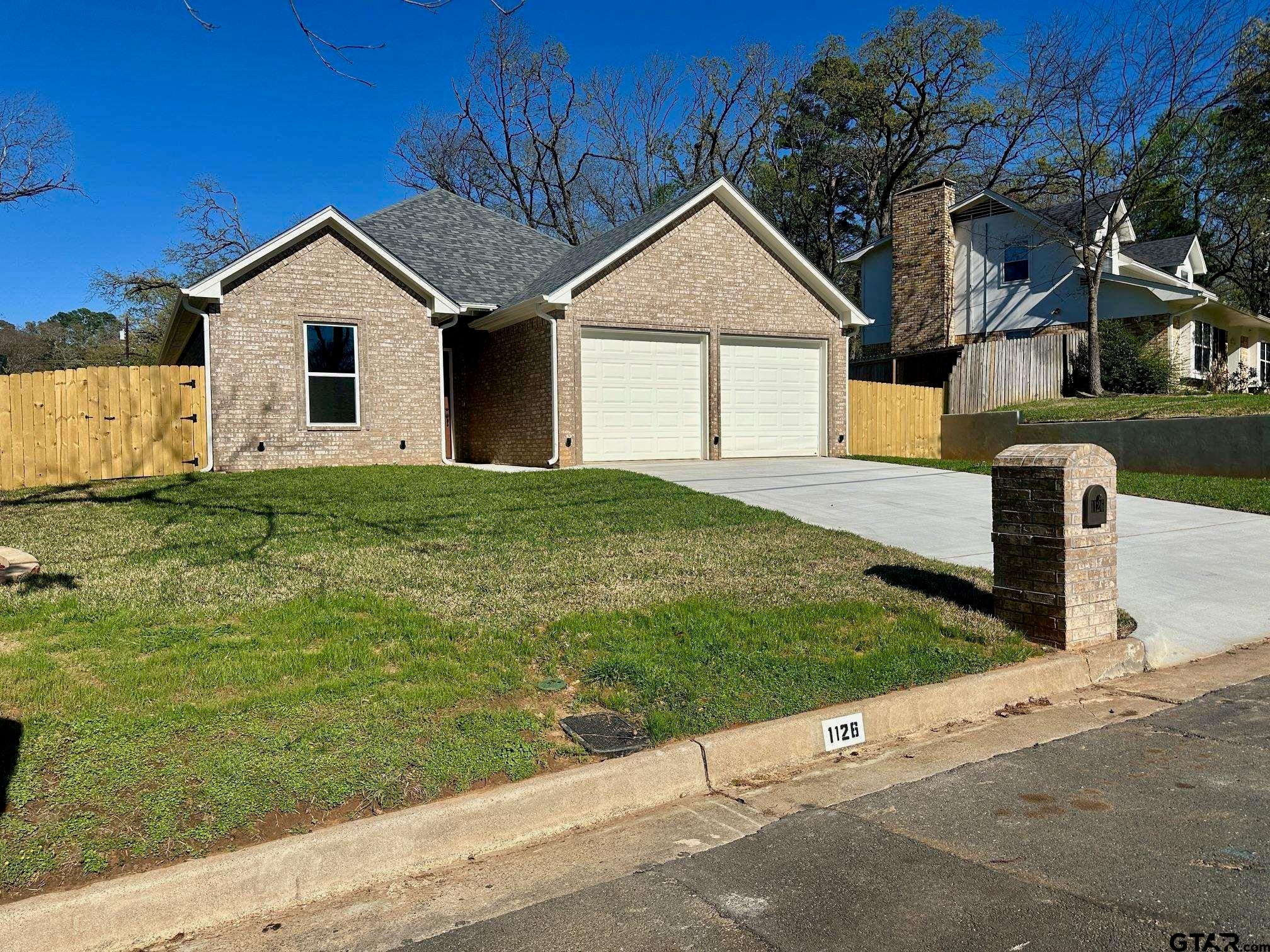 1126 Pollard Dr