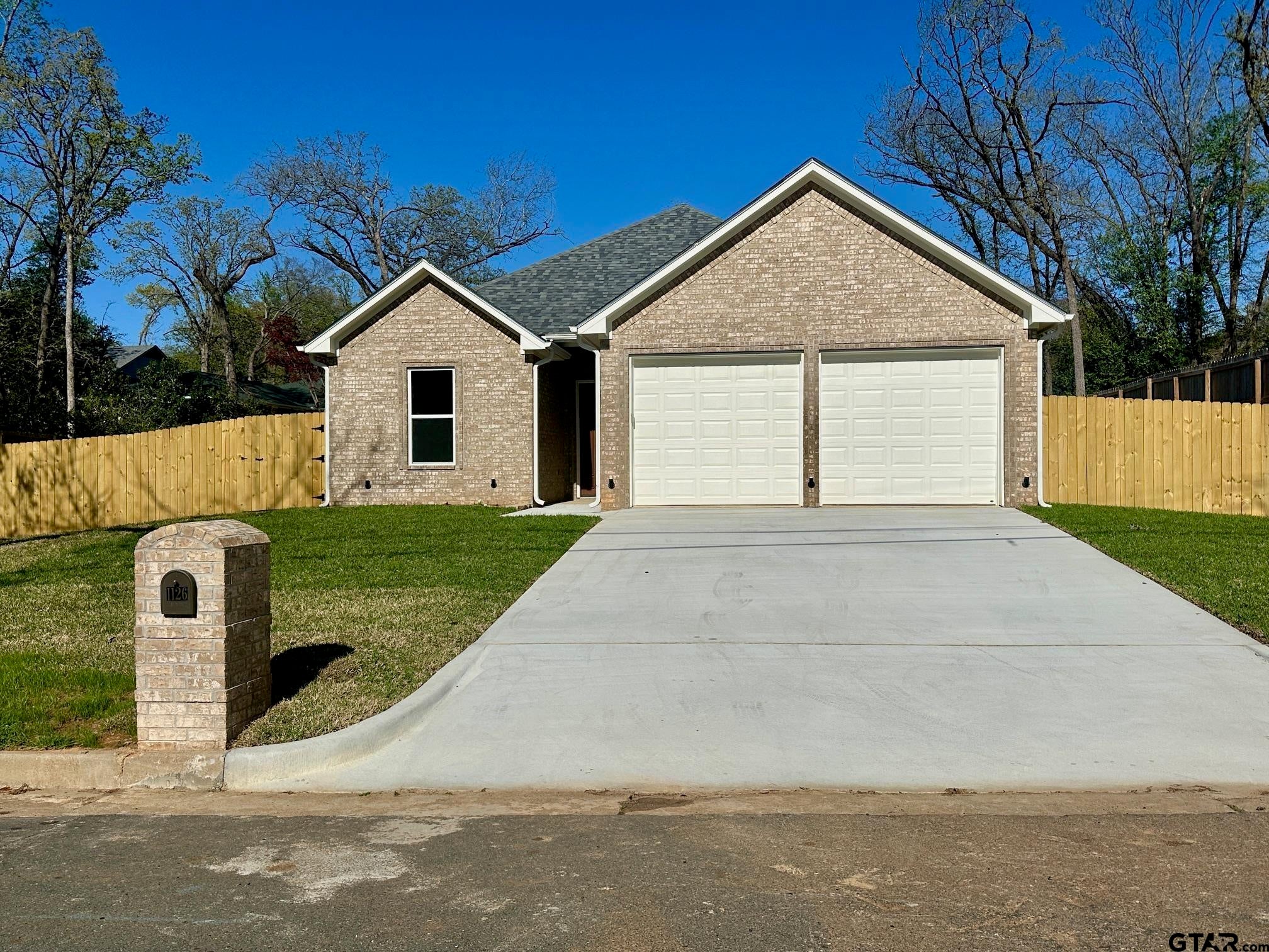 1126 Pollard Dr