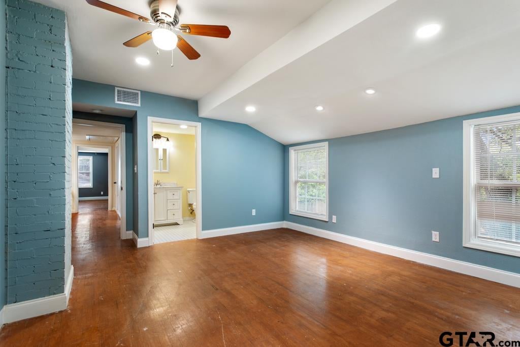 1114 W Camellia St