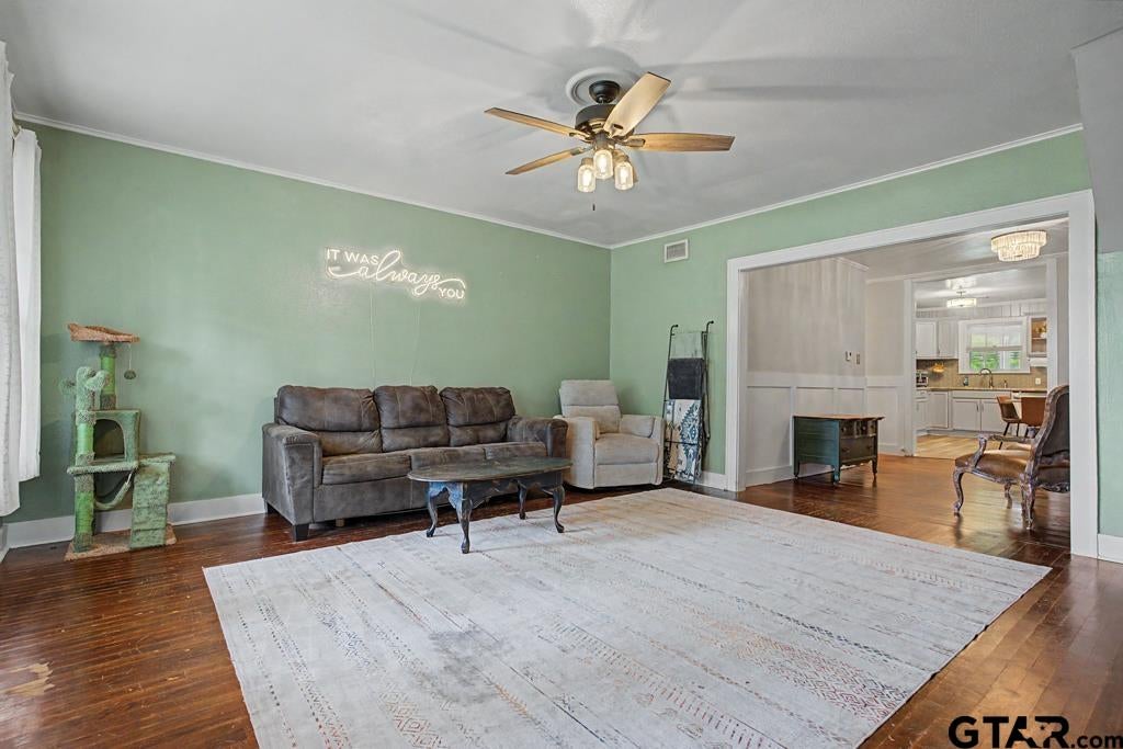 5503 Victory Drive