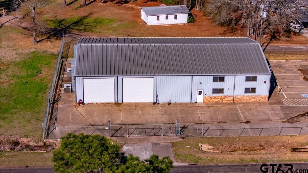 8424 US HWY 69 N