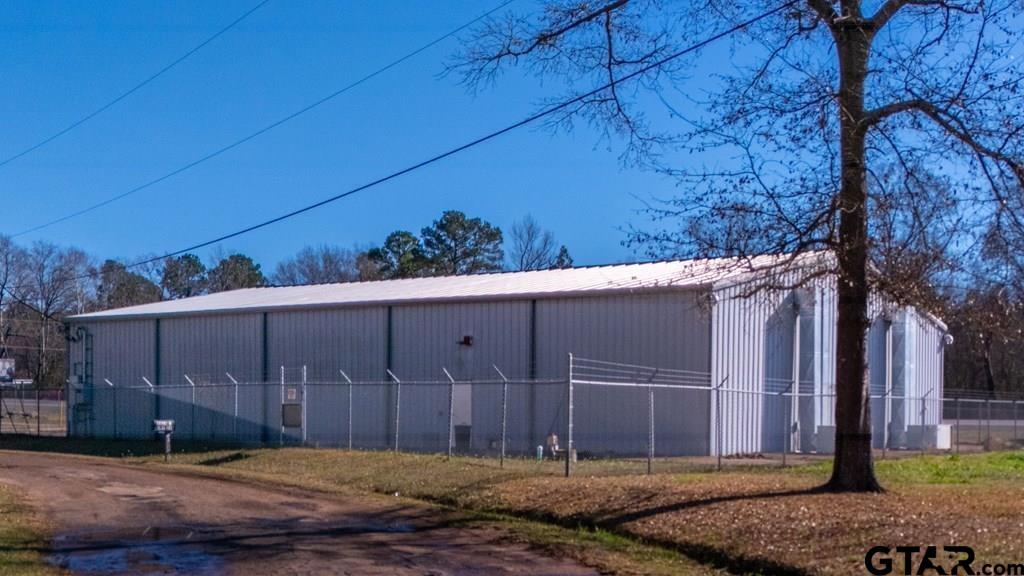 8424 US HWY 69 N