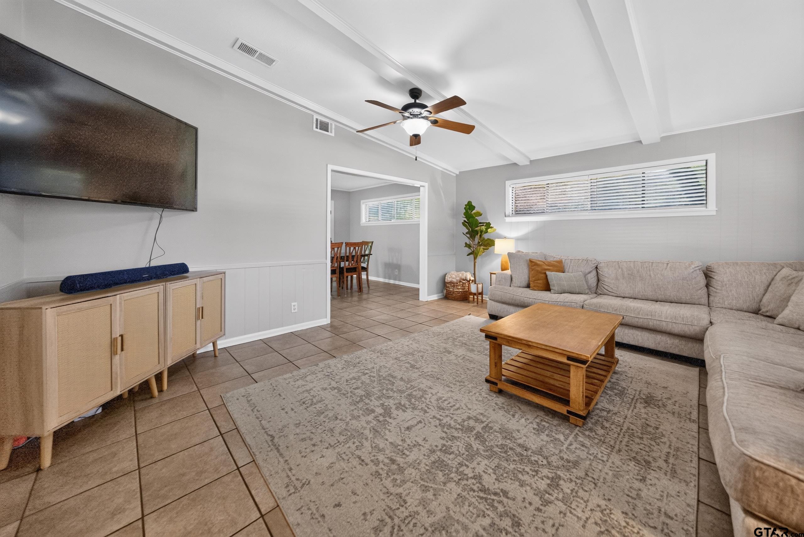 2425 Live Oak St