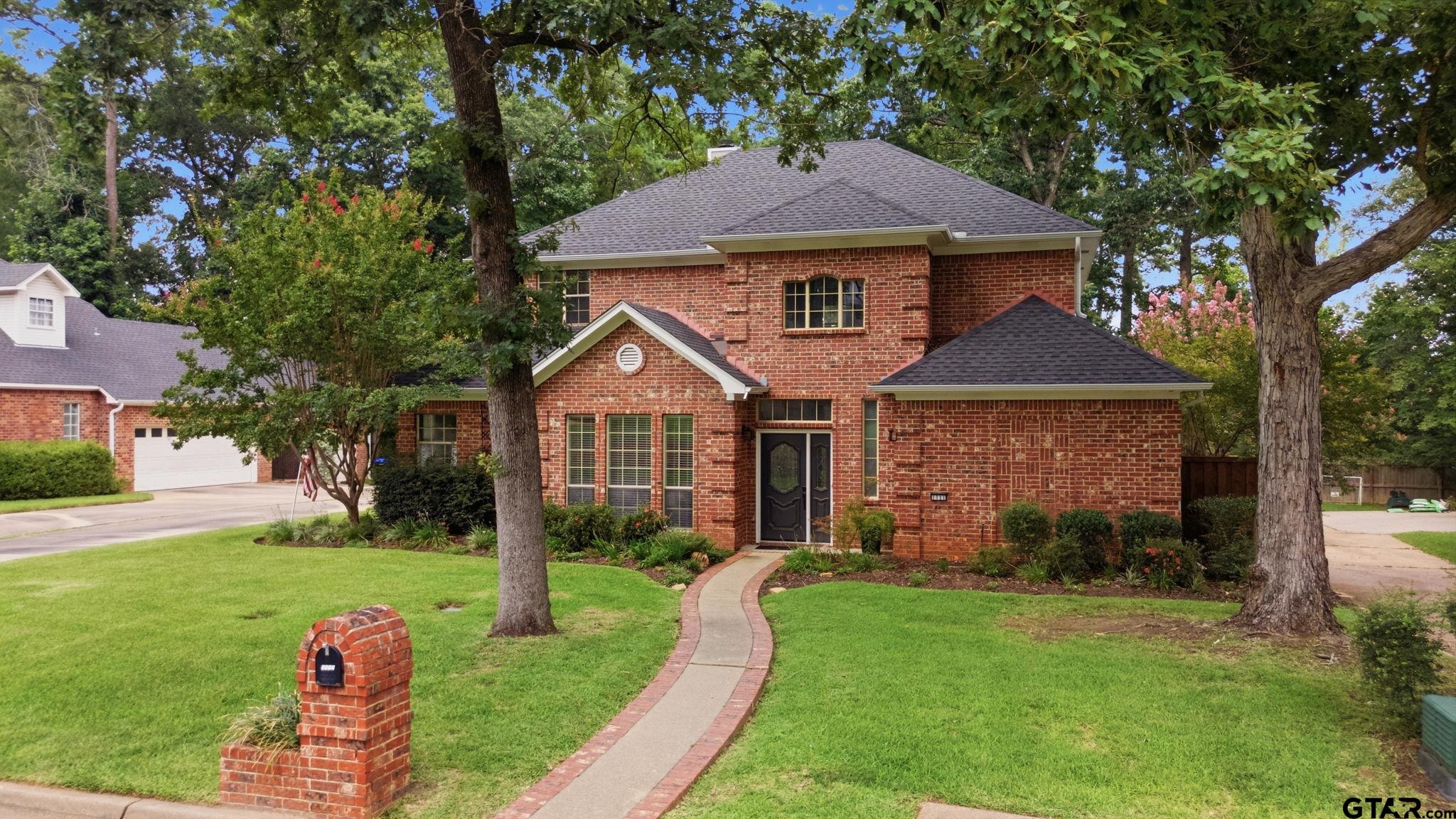 1111 Heather Ln