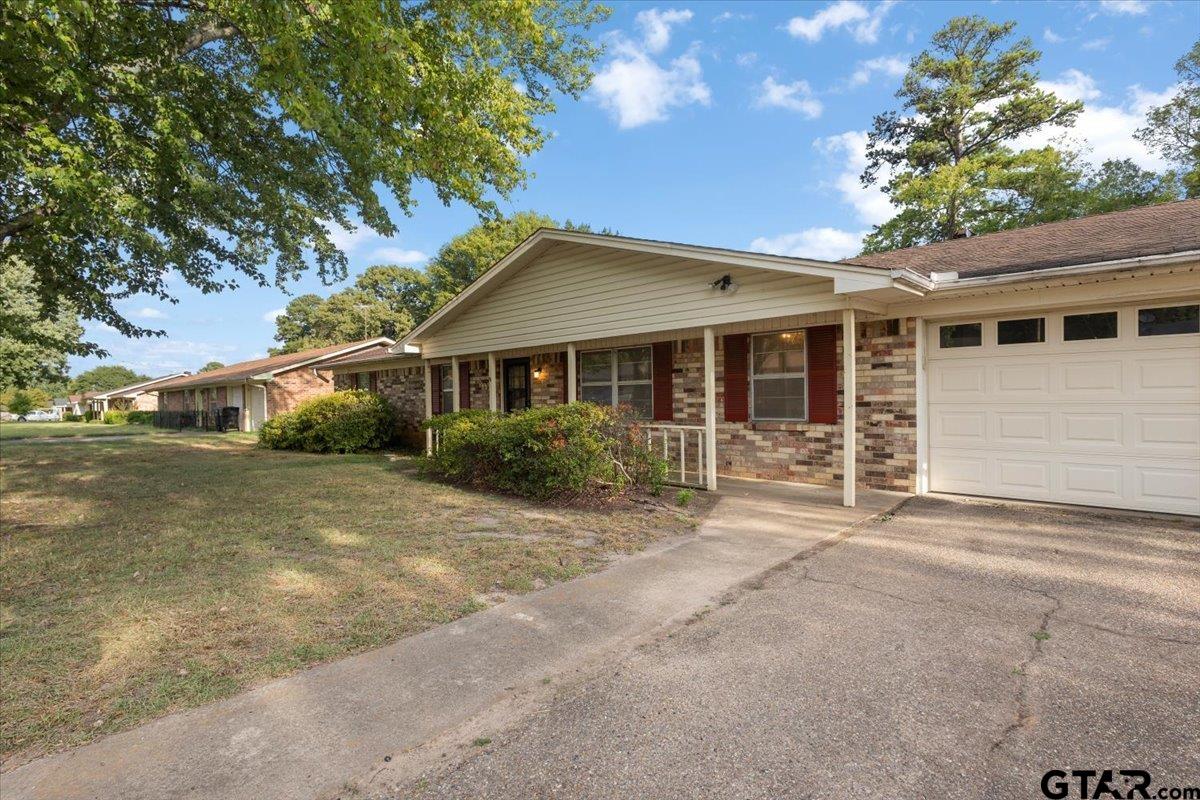 202 Sherwood