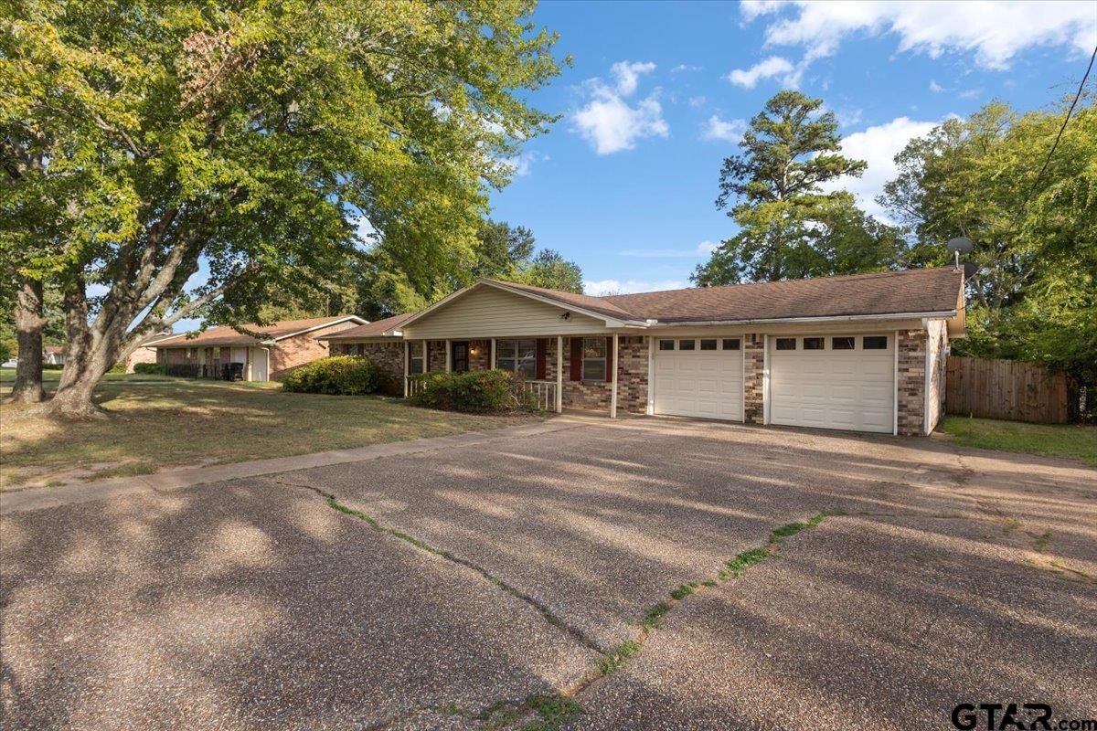 202 Sherwood