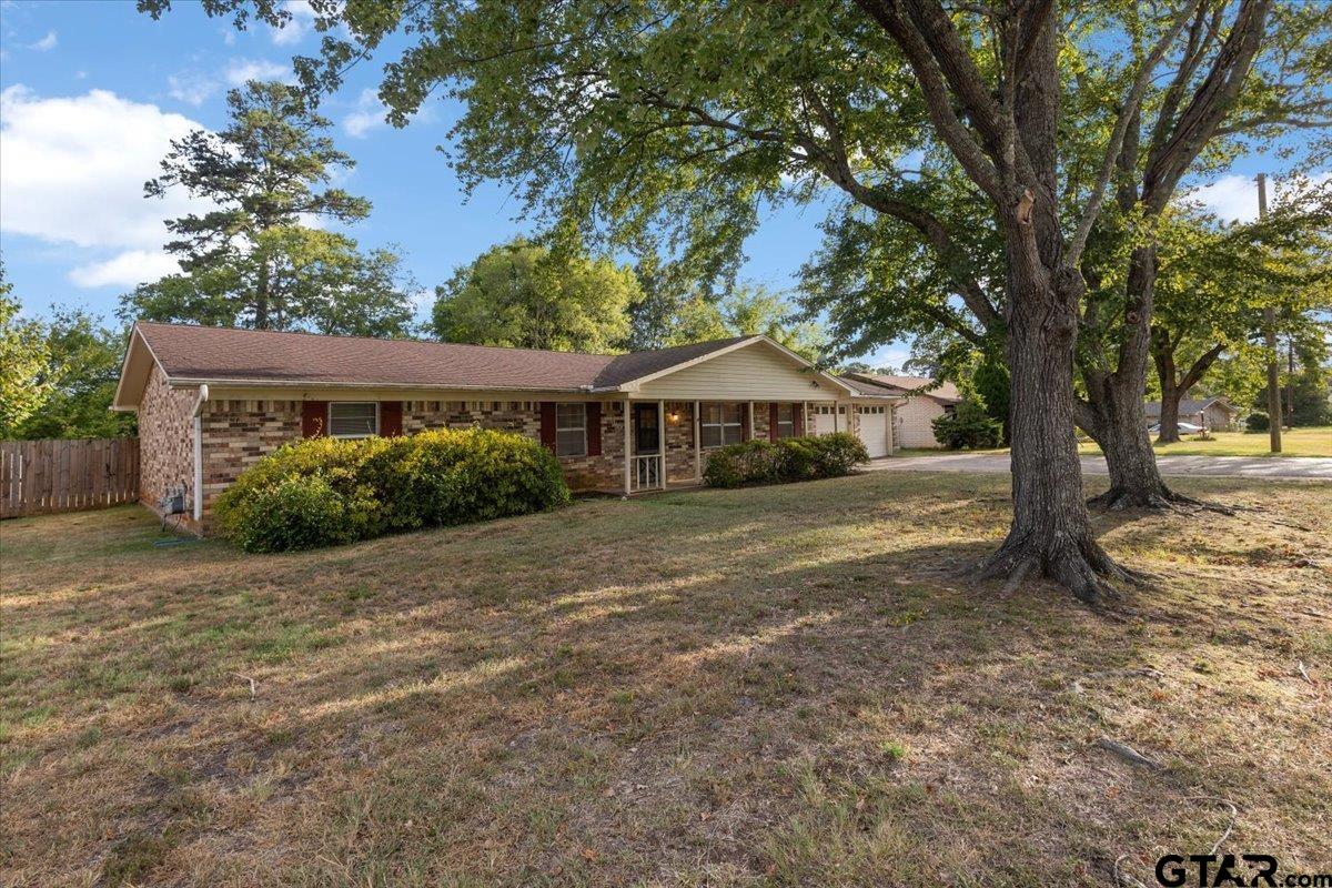 202 Sherwood