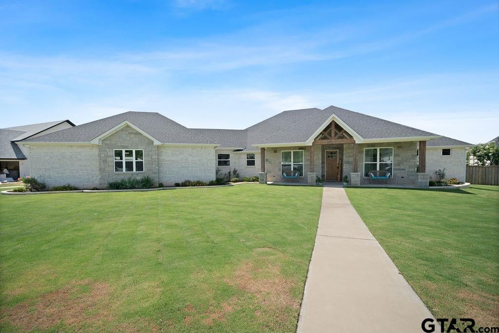 219 White N Gail Ln