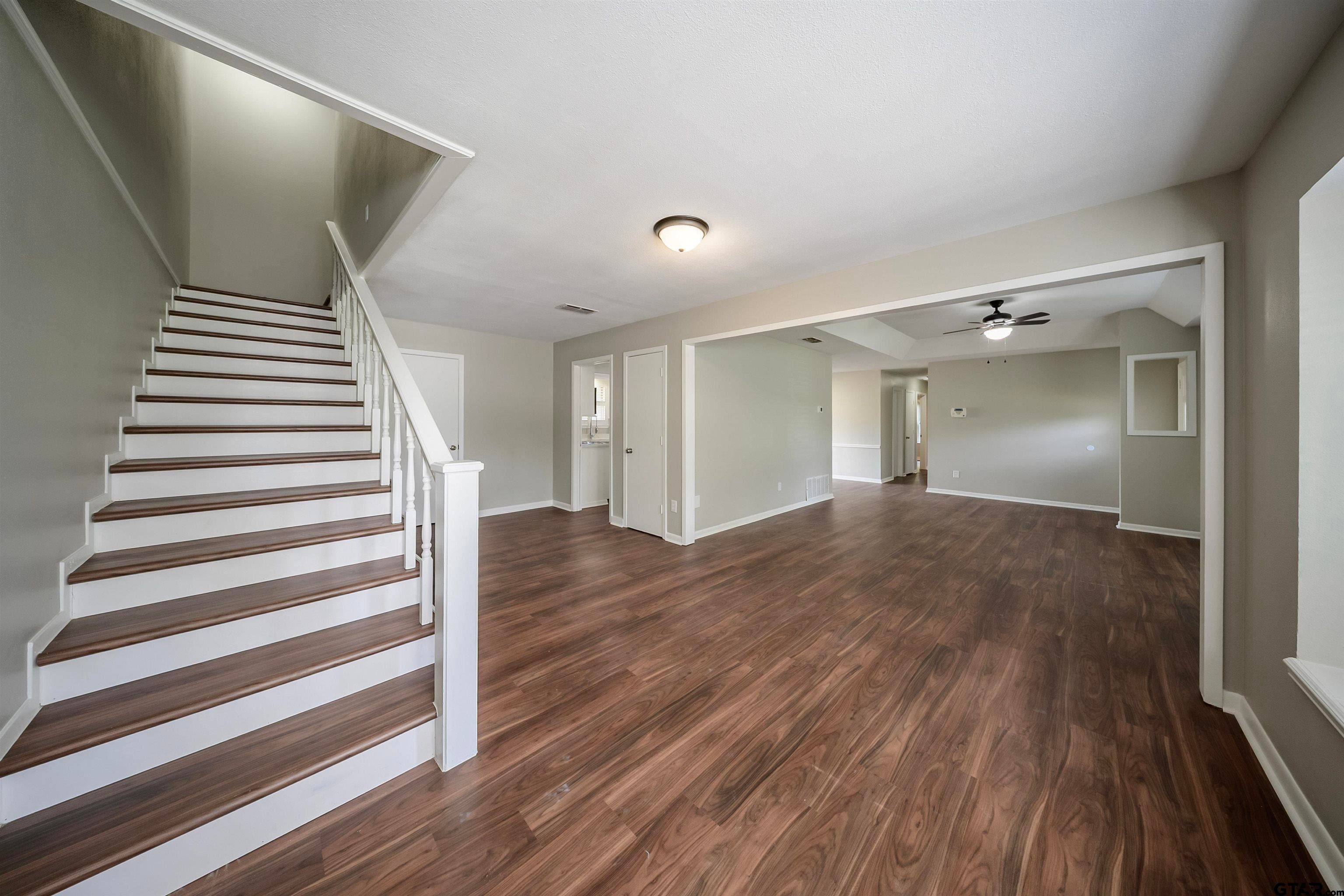 411 Lakeview St