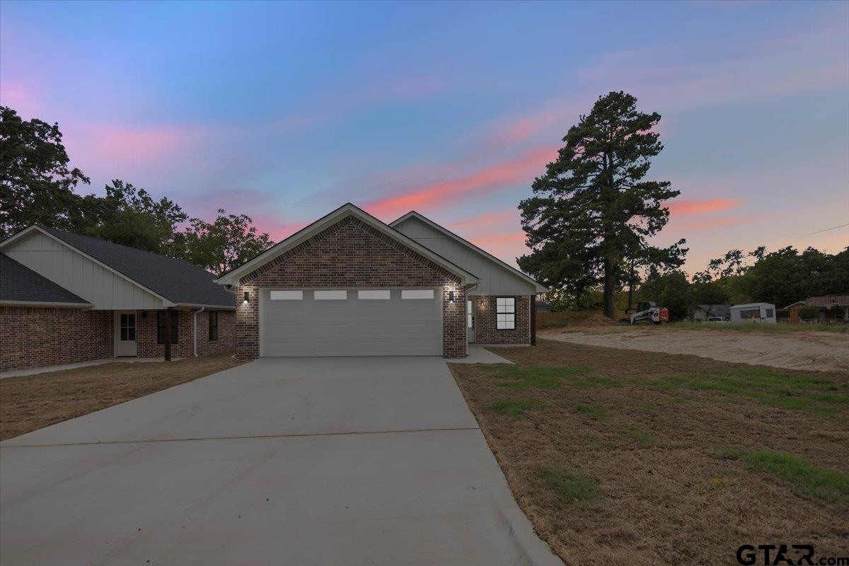 2903 Oliver St.