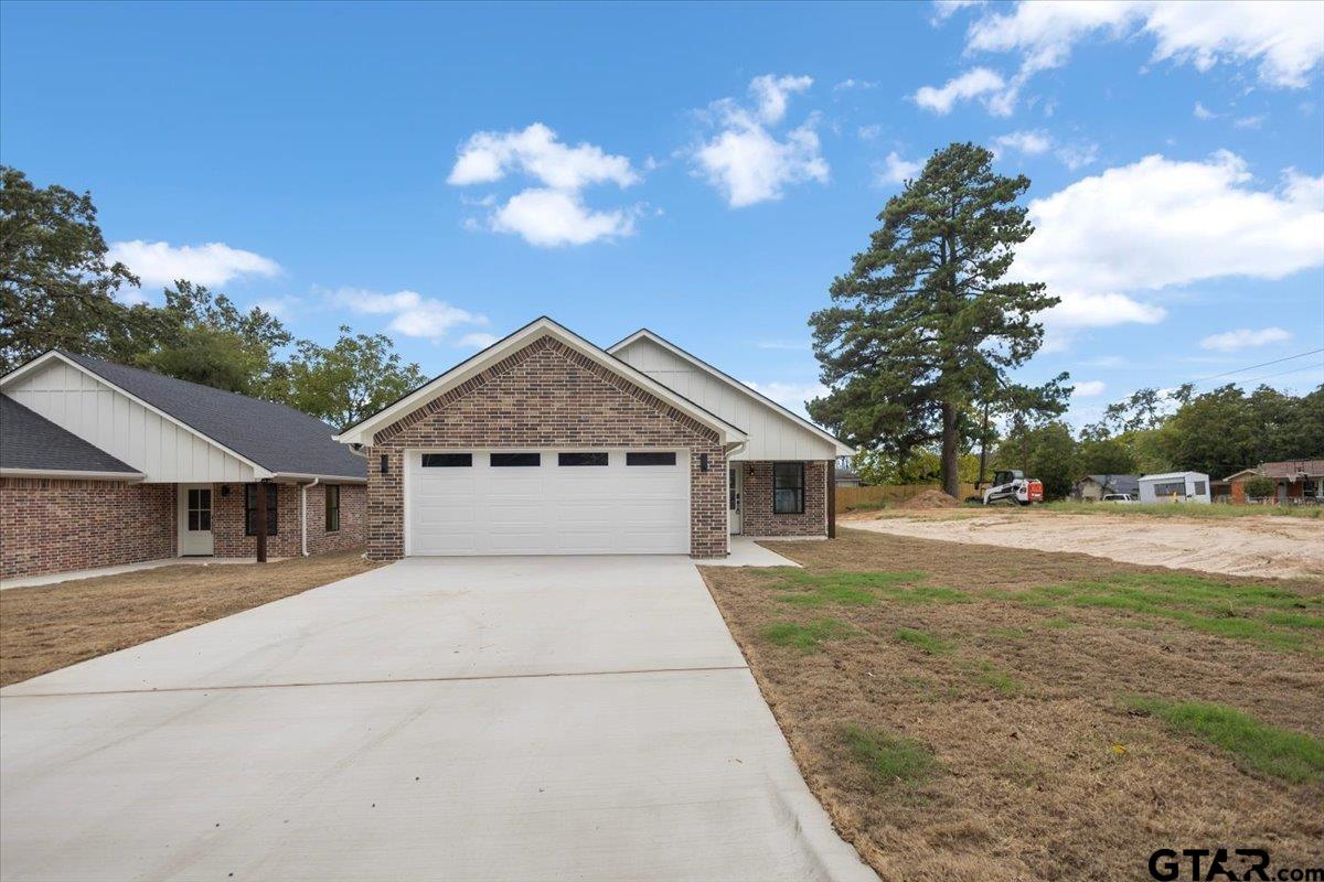 2903 Oliver St.