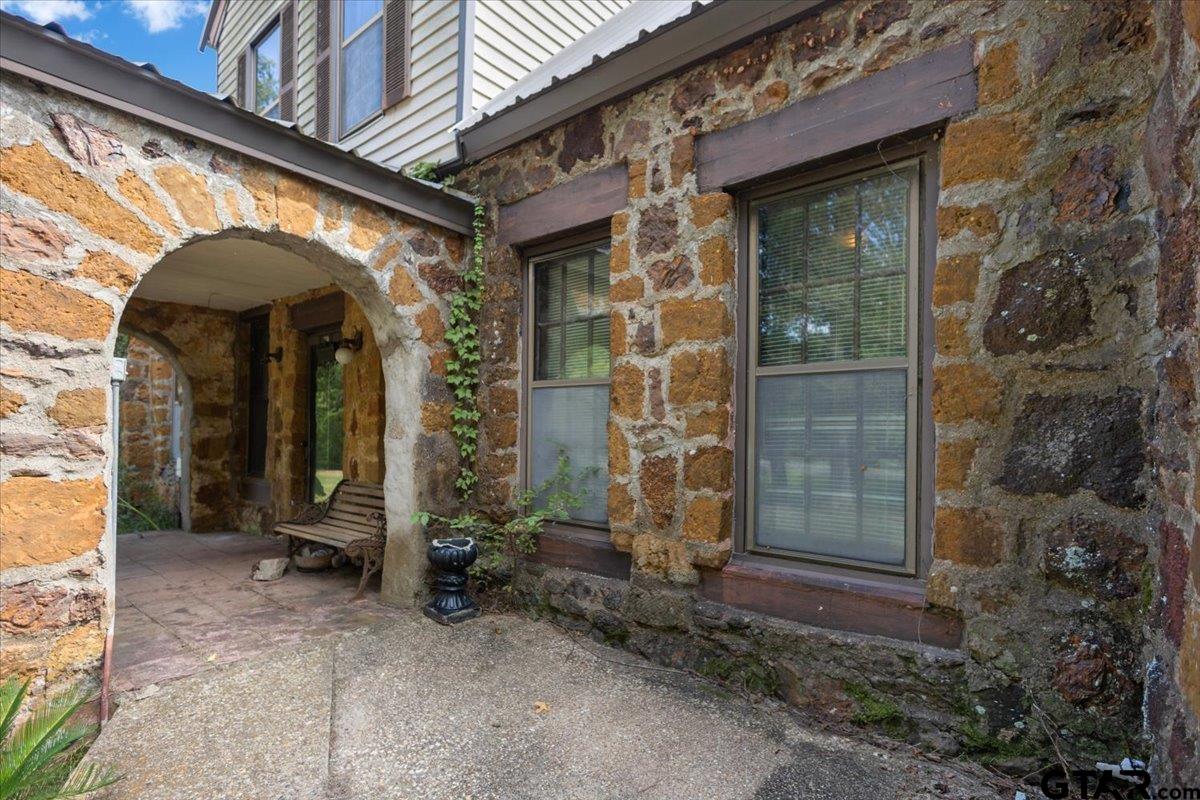 8438 E US Hwy 79 W