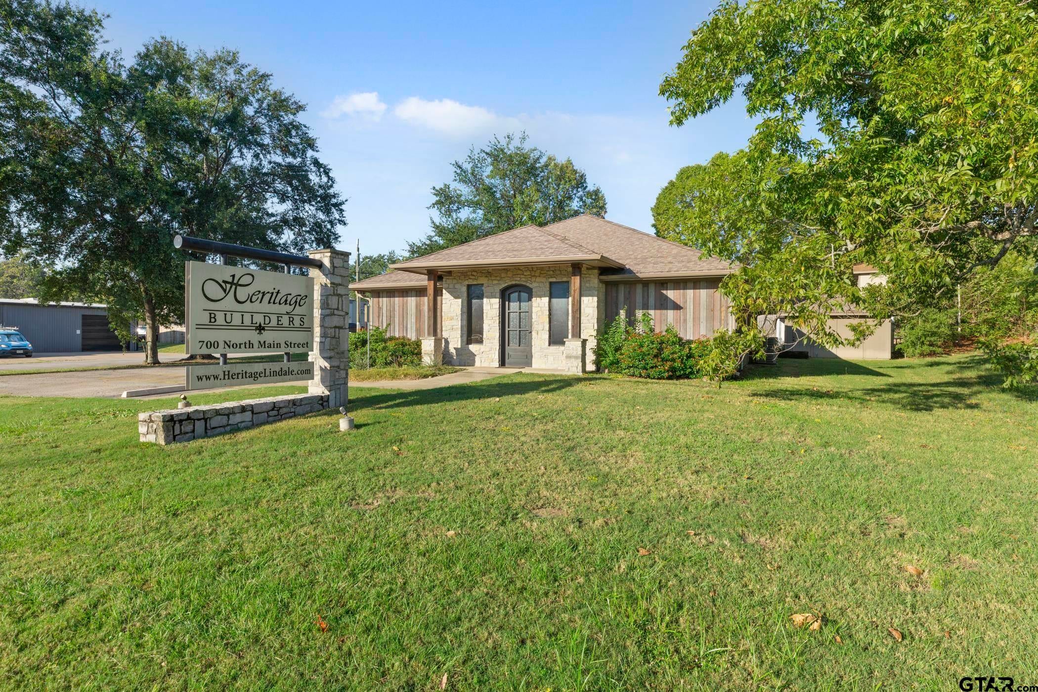 700 N Main St