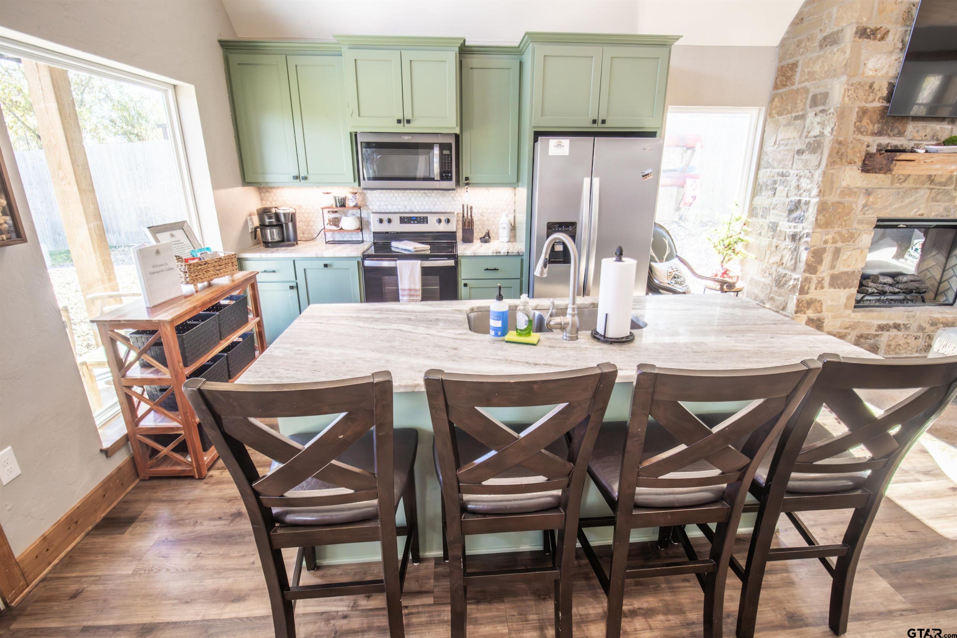 449 Lakeview Circle