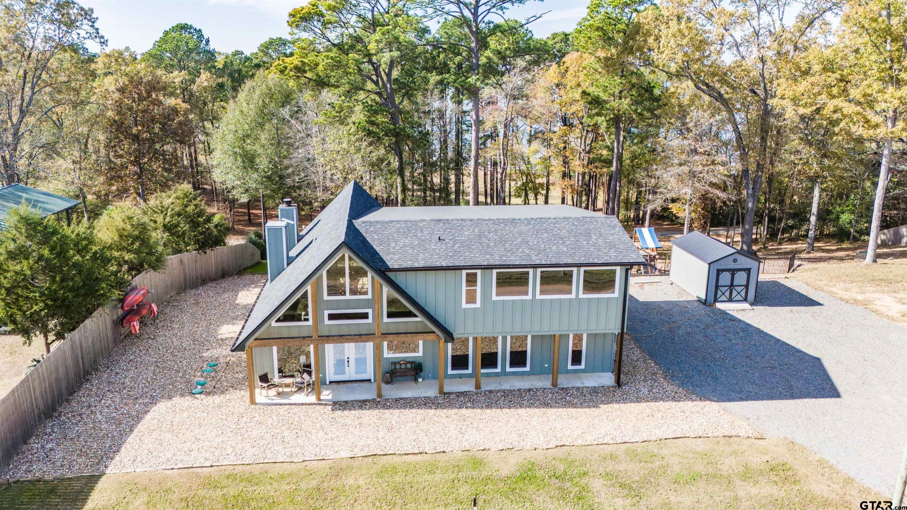 449 Lakeview Circle