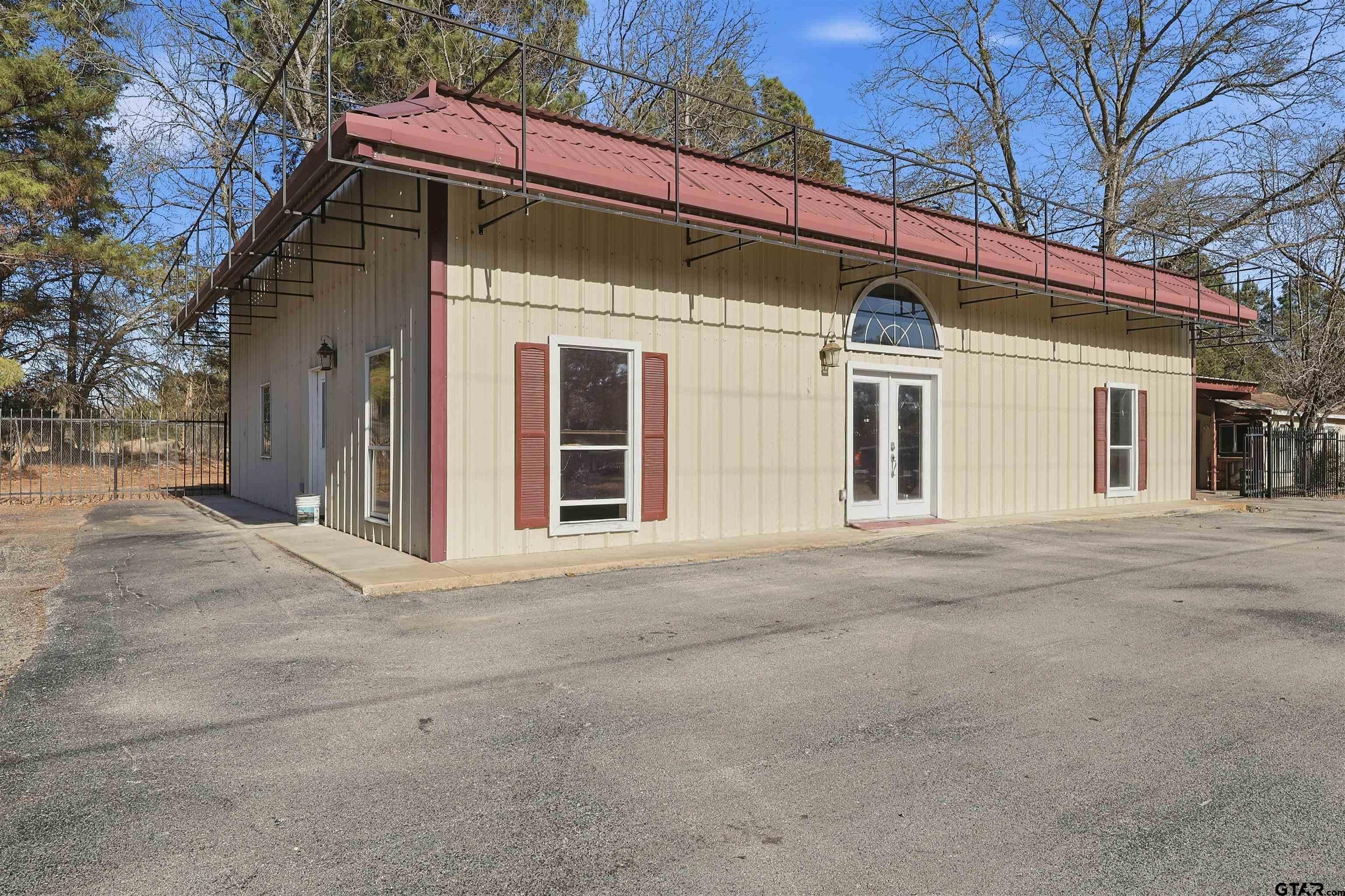 700 Greenville Hwy