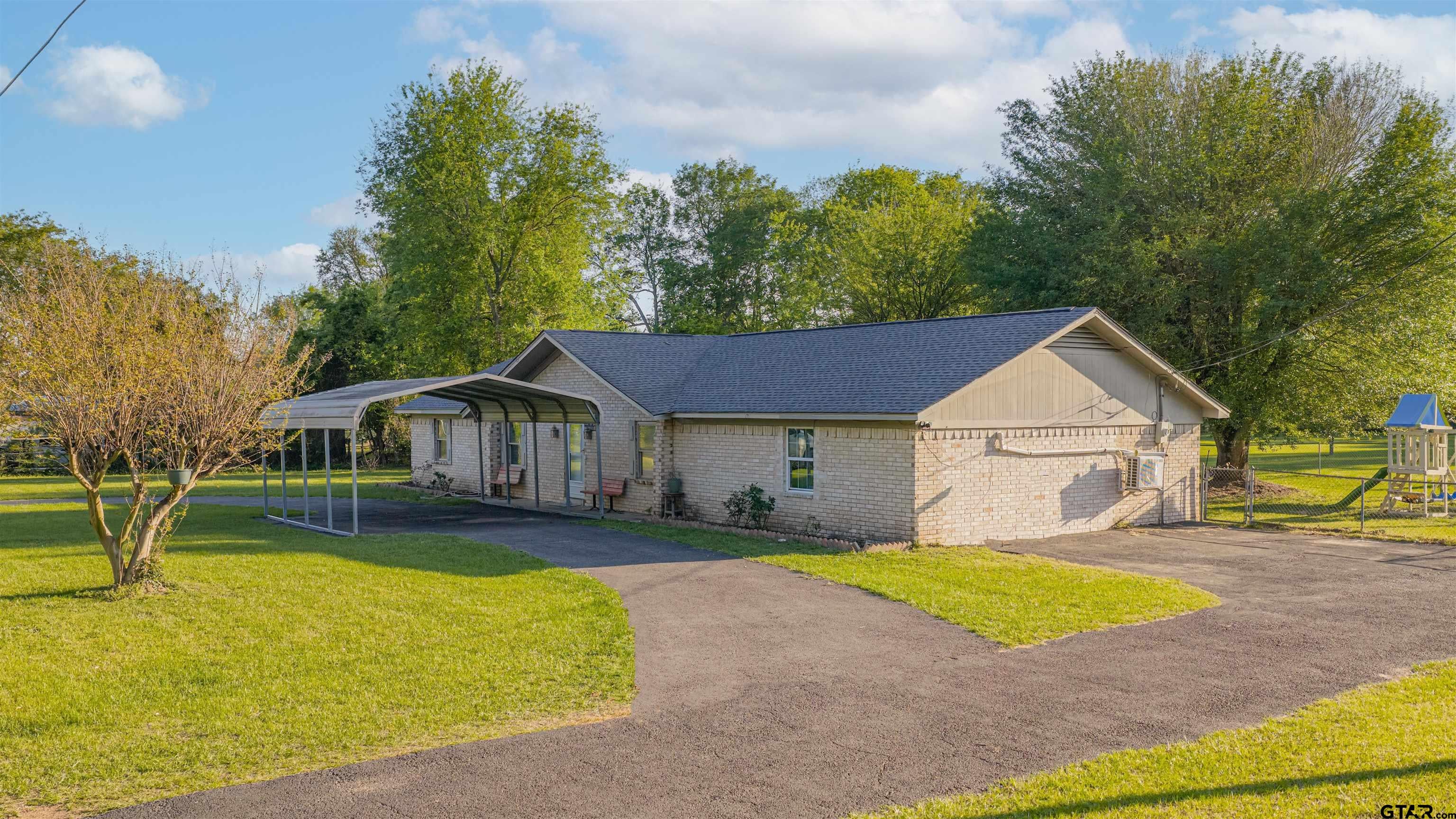 1129 Garden Dr
