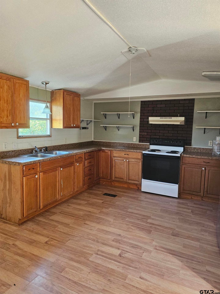 Photo 1 of 7 — 435 ACR 306, Frankston, TX 75763