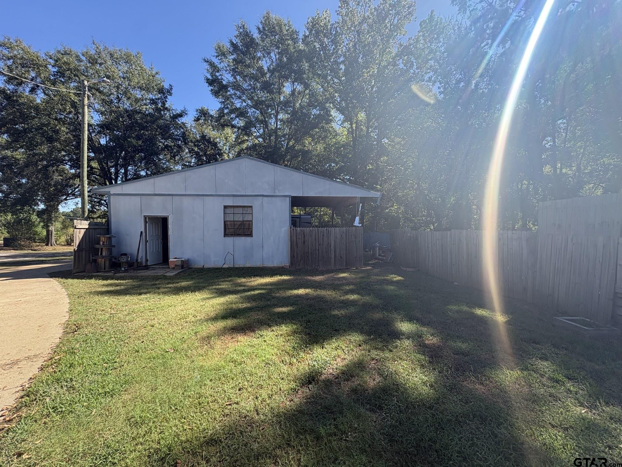 2122 E FM 249