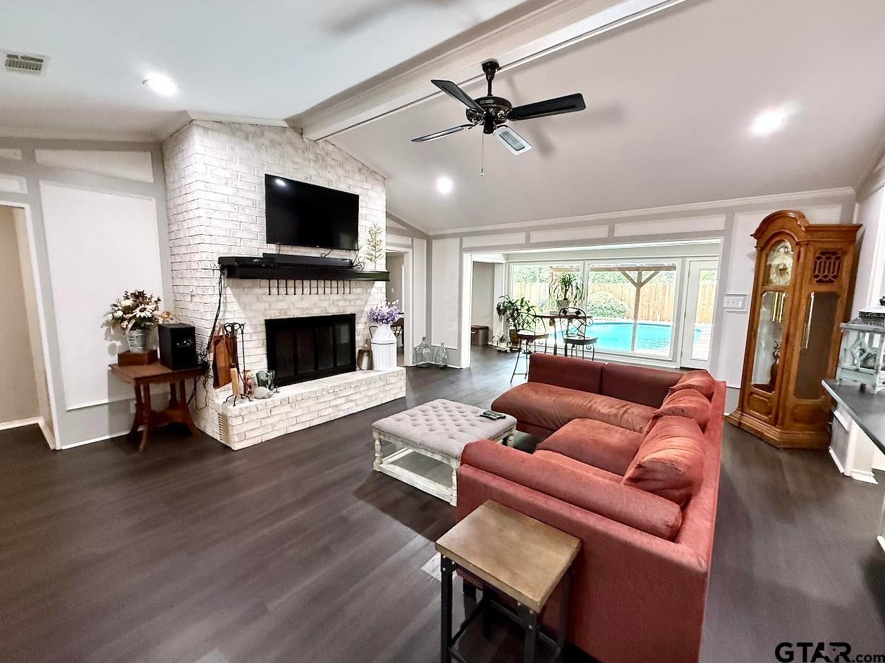 408 Lonestar Ln