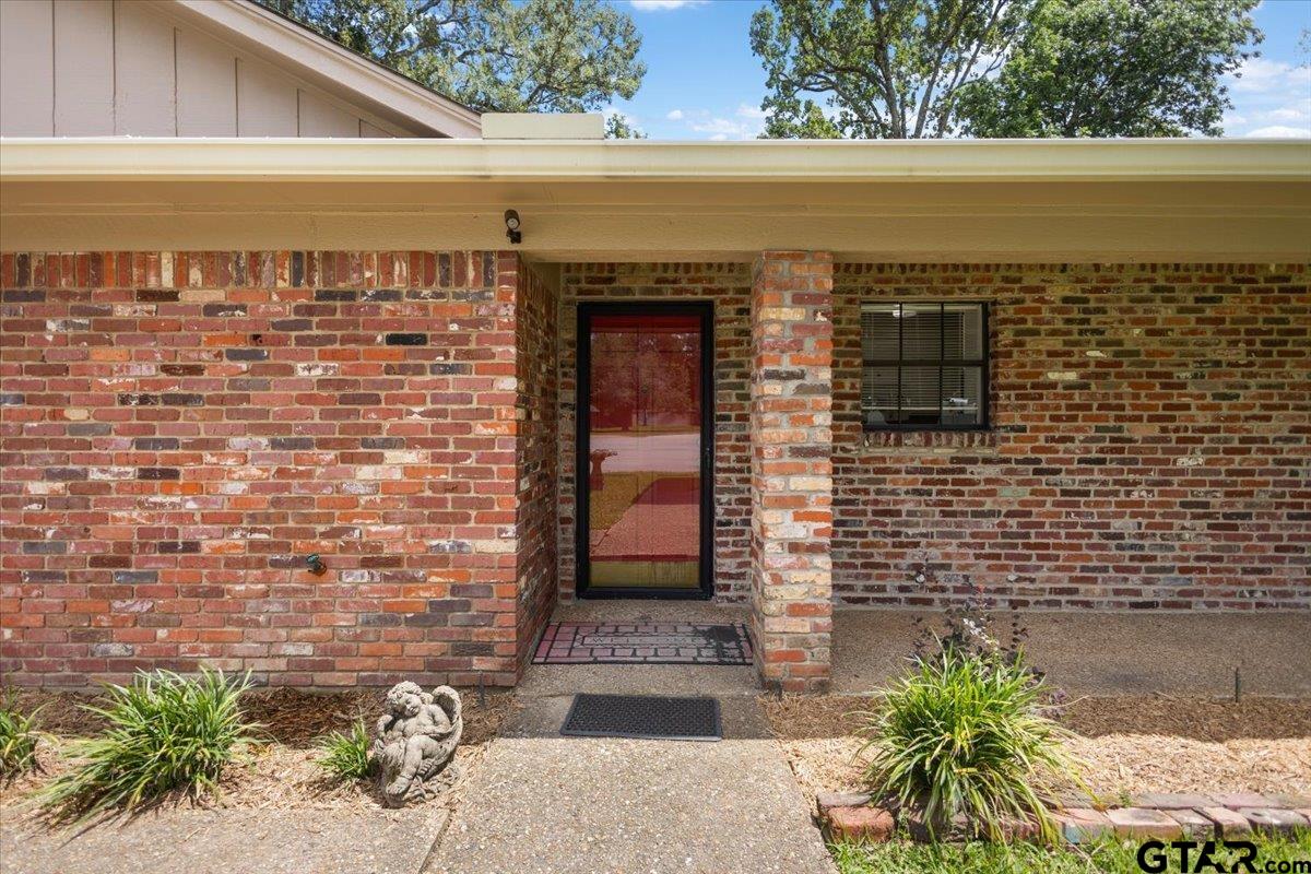 1100 Foxglove Lane