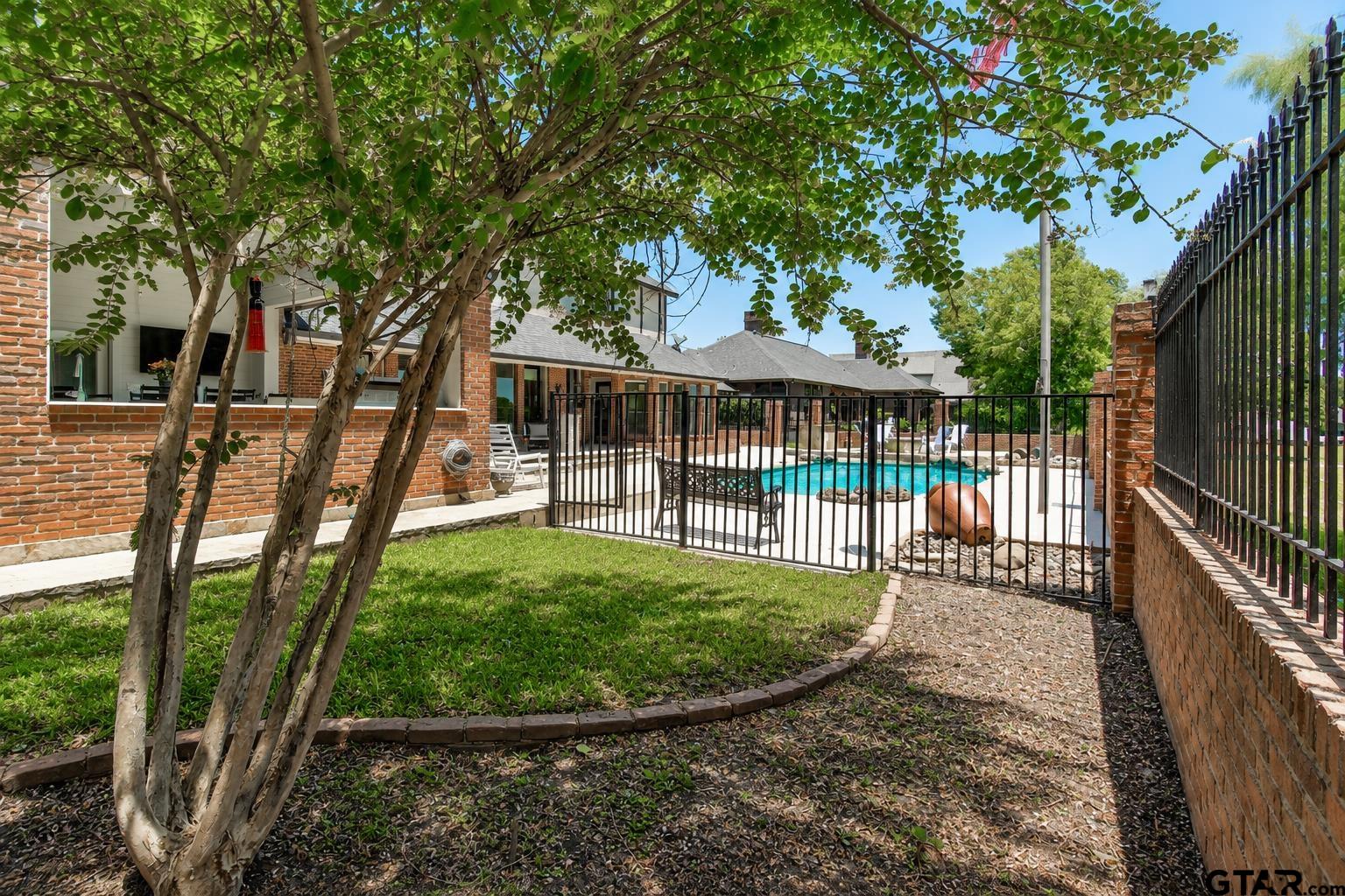 6500 Hollytree Circle