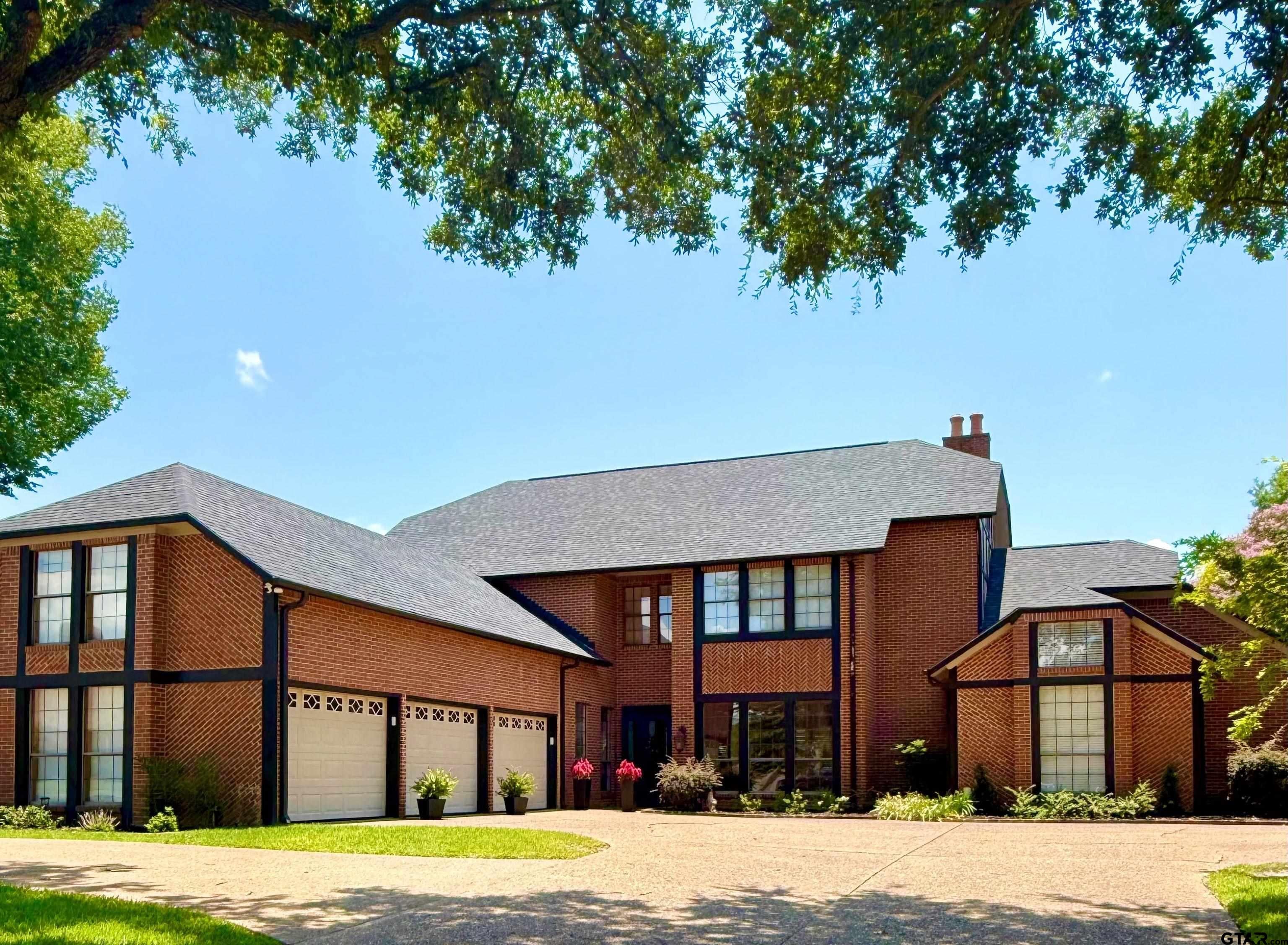 6500 Hollytree Circle