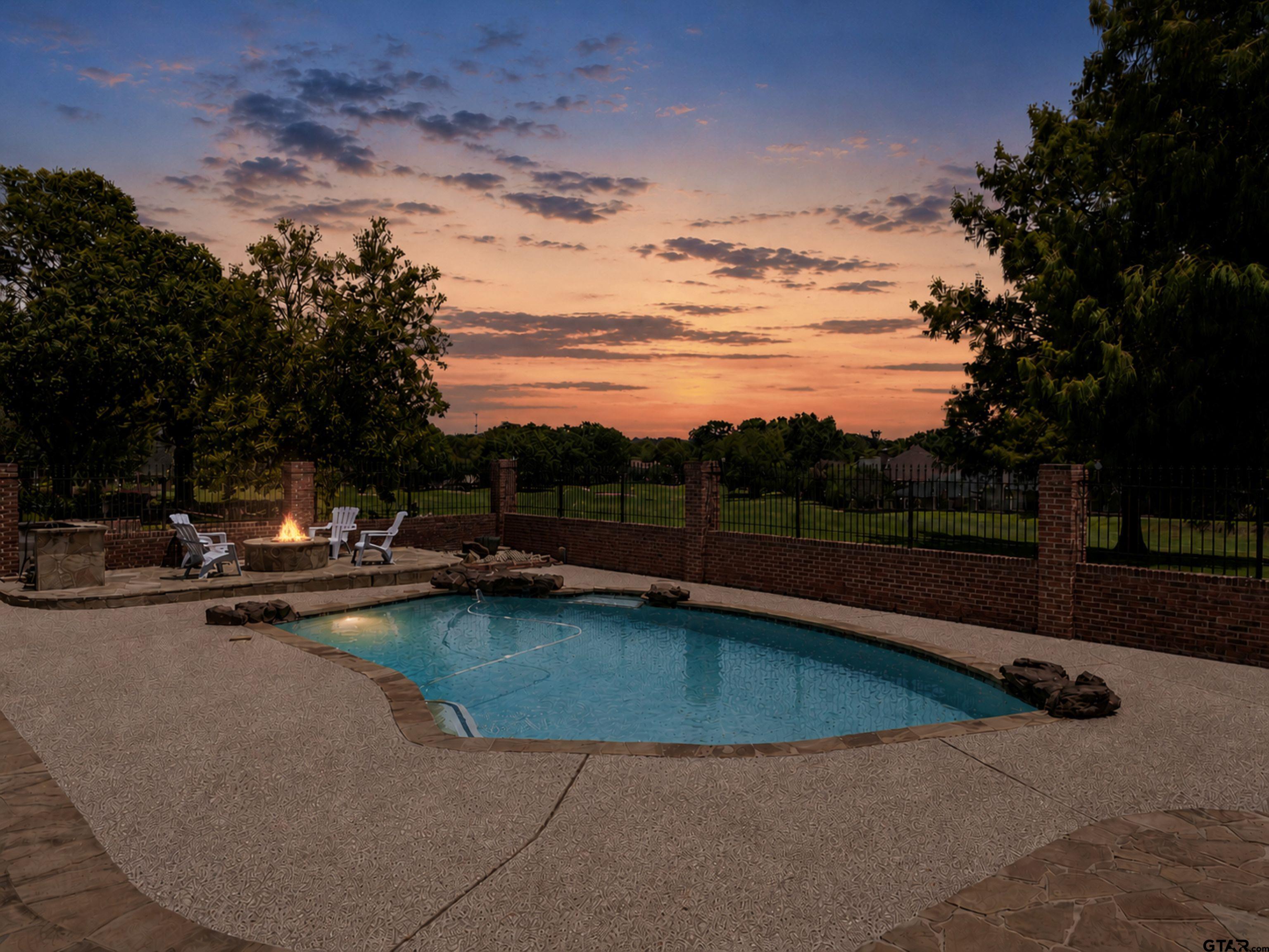6500 Hollytree Circle