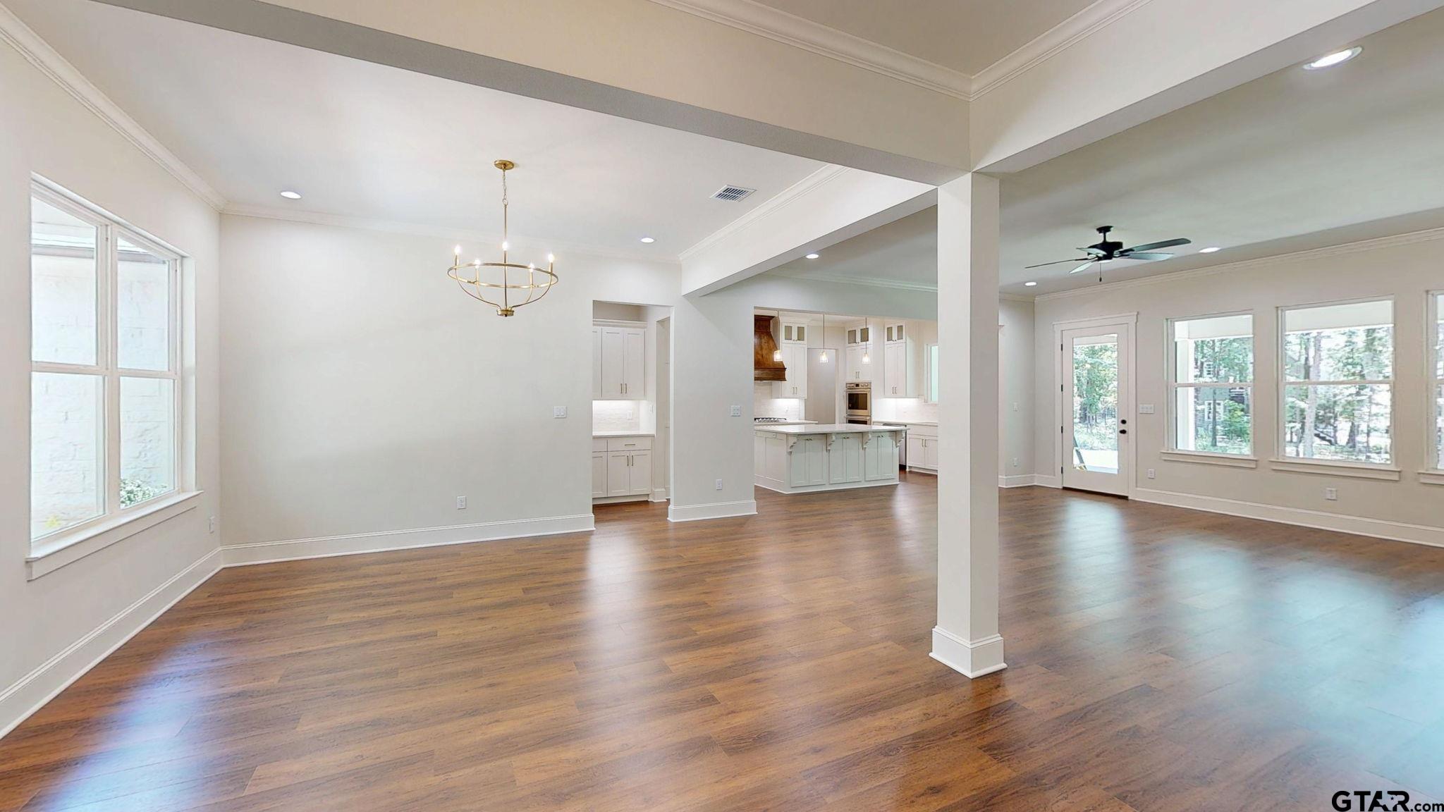 15337 Lakeside Dr