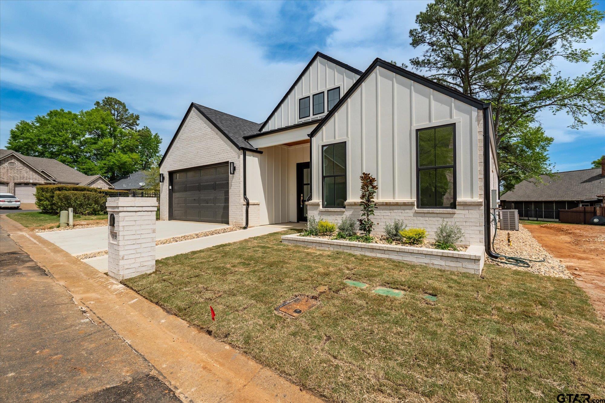 7146 HOLLY SQUARE CT.