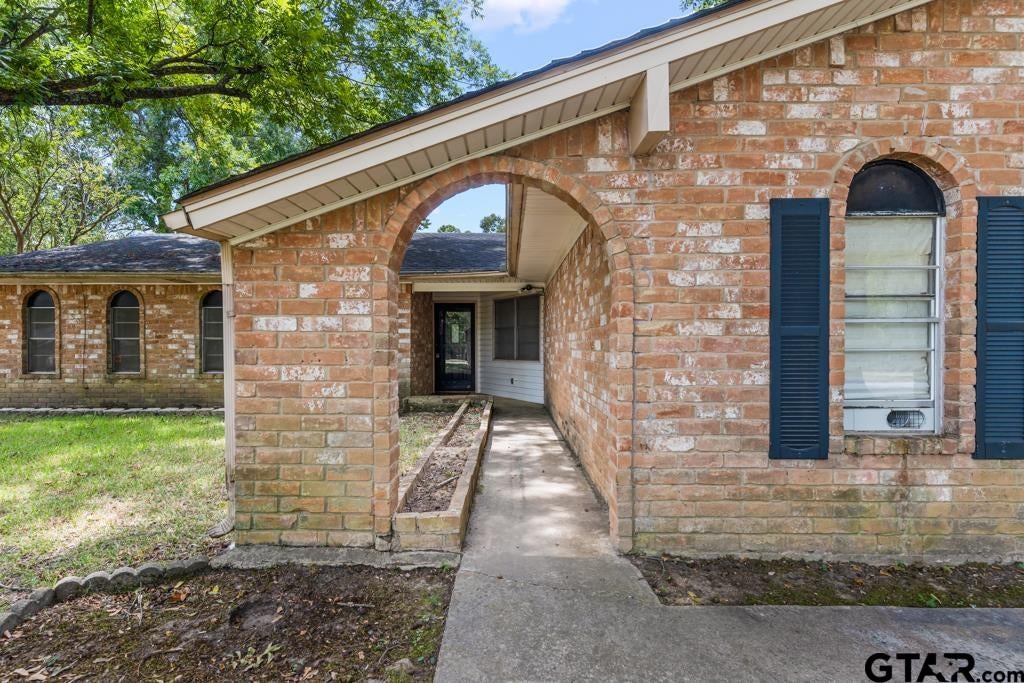 2975 Lynn Drive