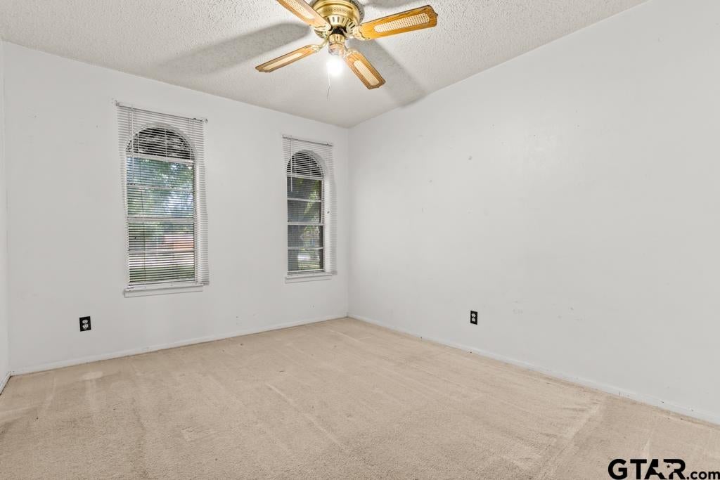 2975 Lynn Drive