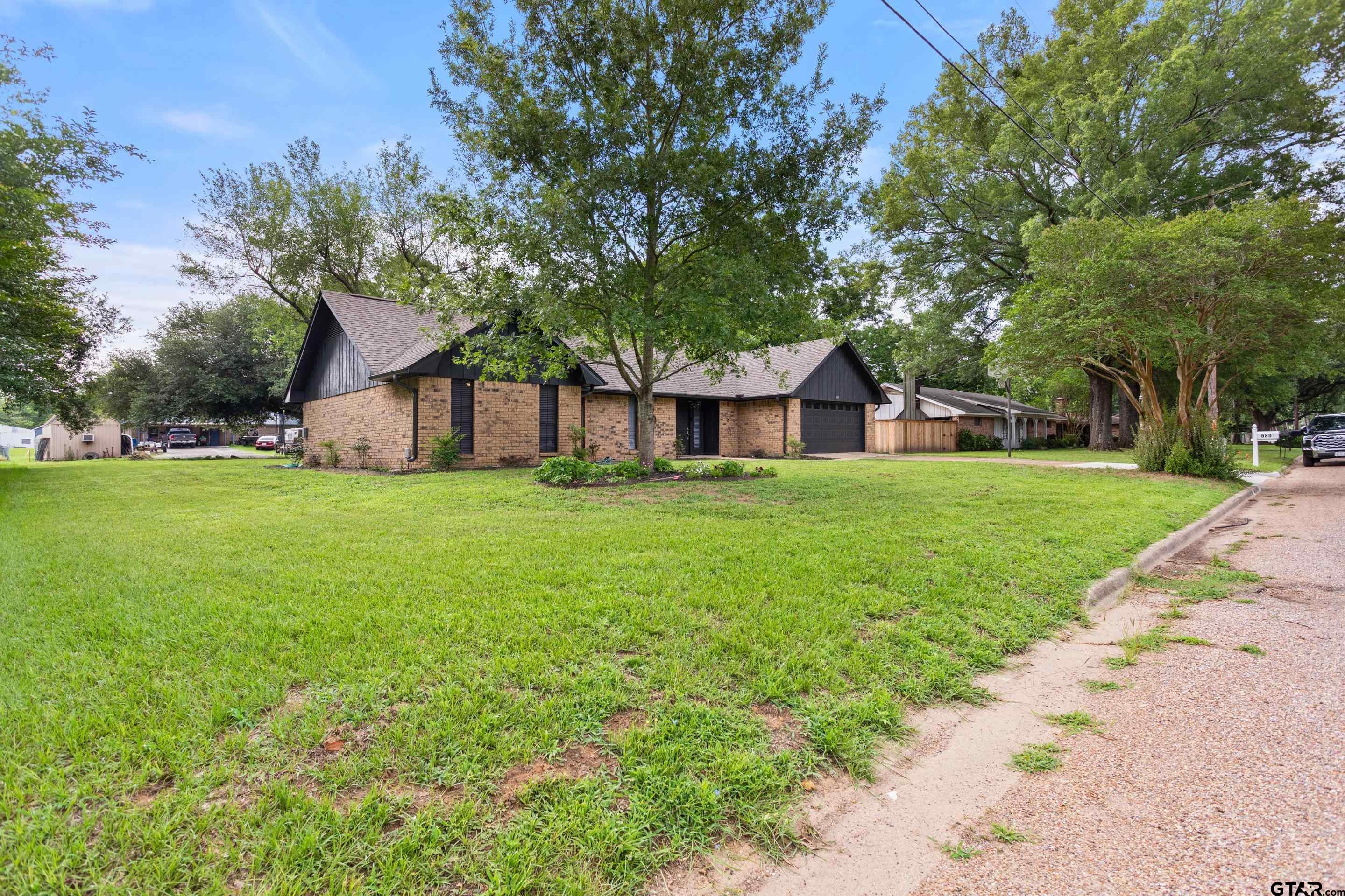 680 Woodbine Dr.