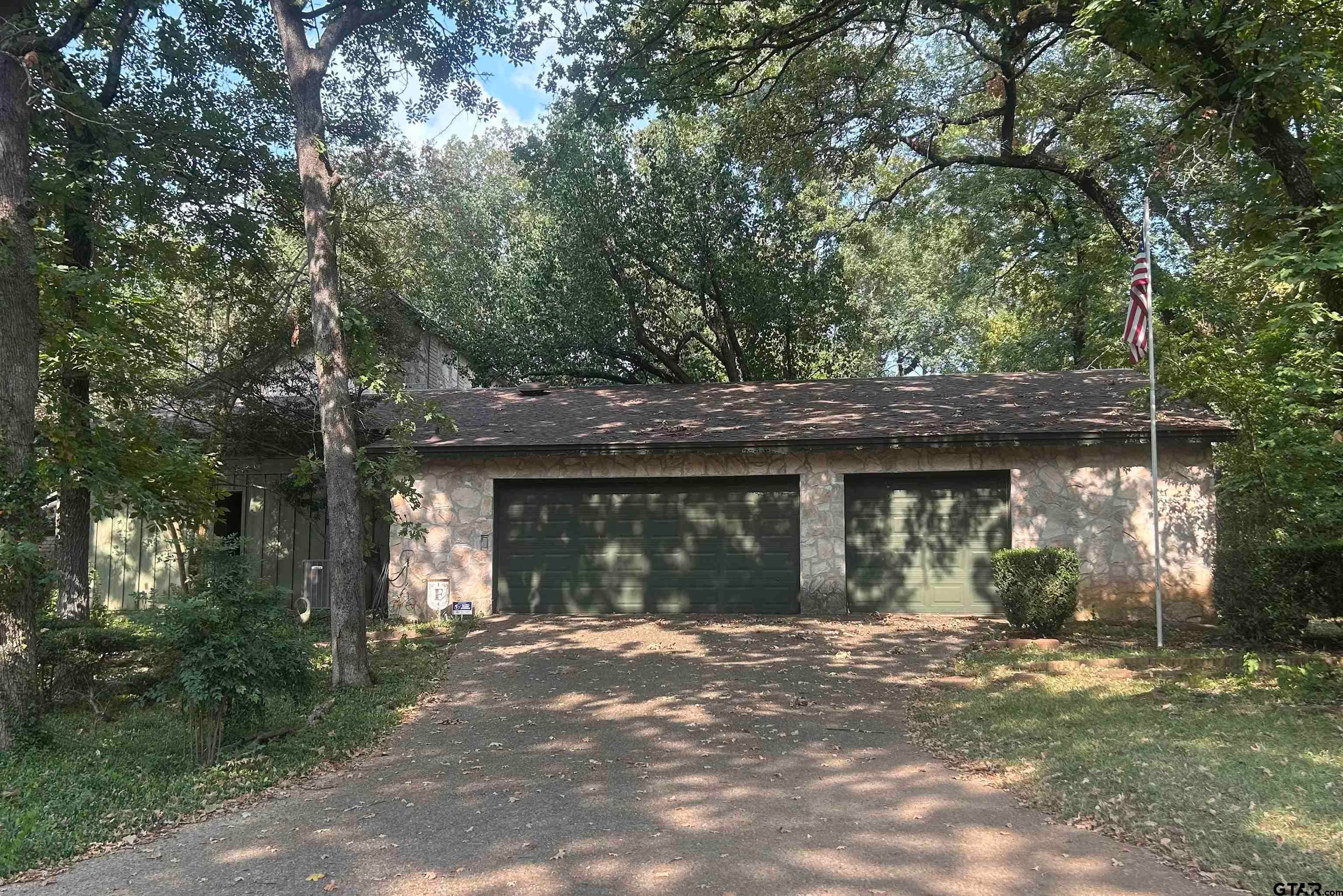 23549 Greenwood Trail