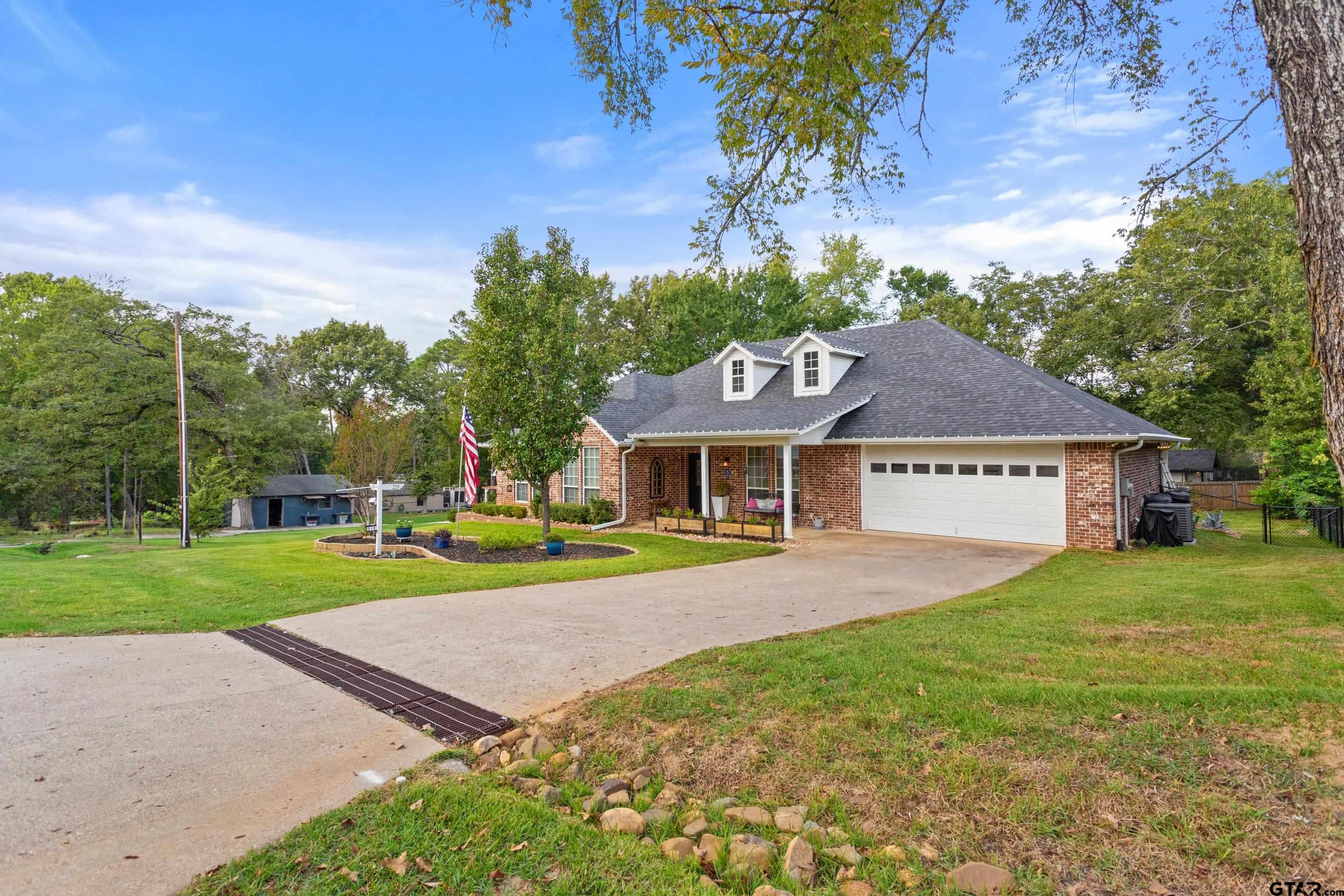 219 Canyon Dr