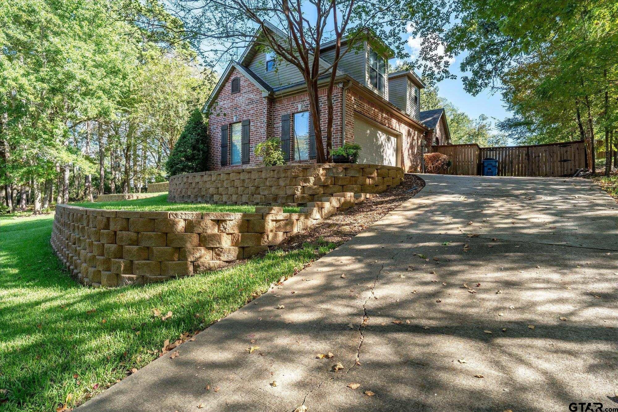 2811 Prestwick Road