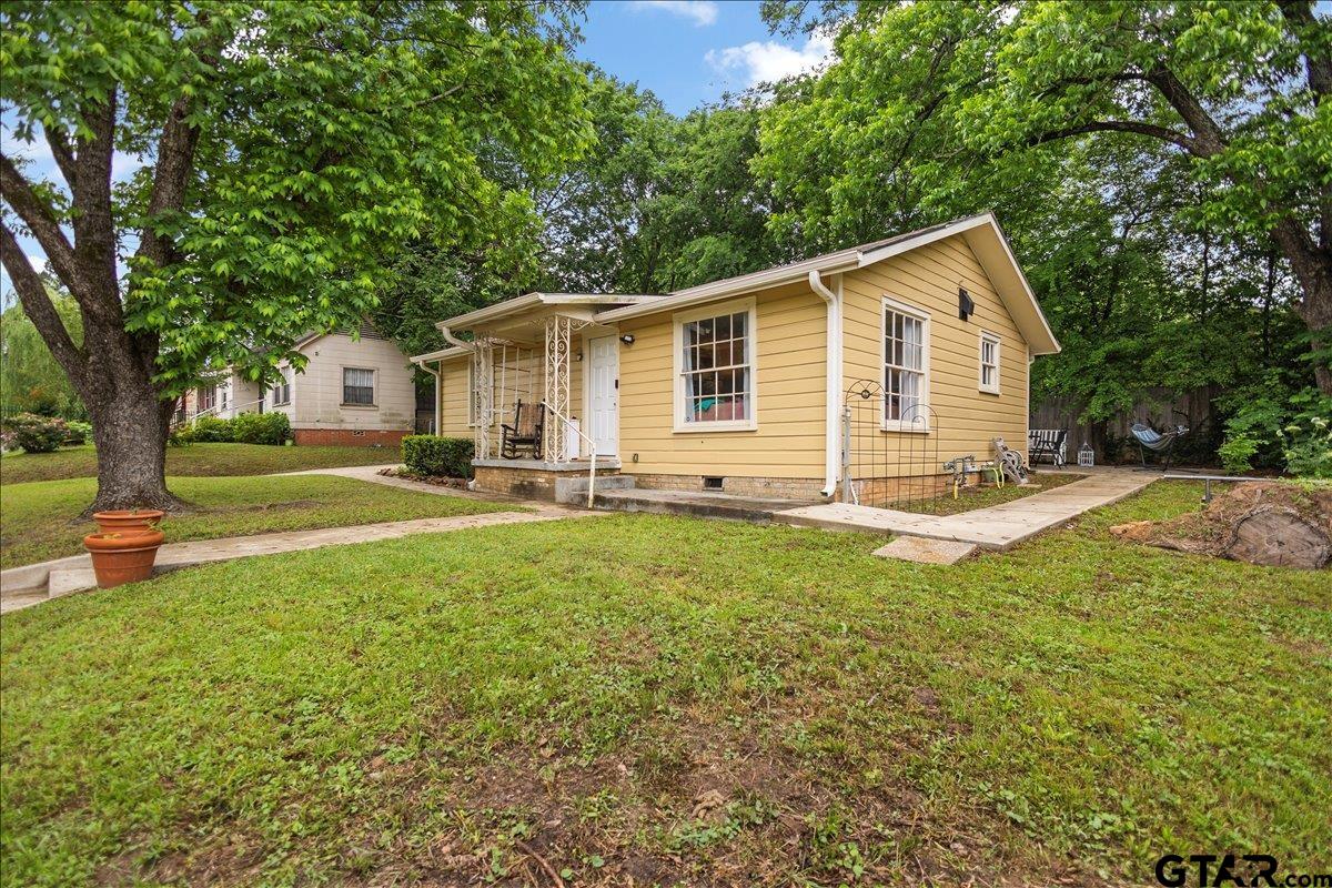 311 S Palmer Ave