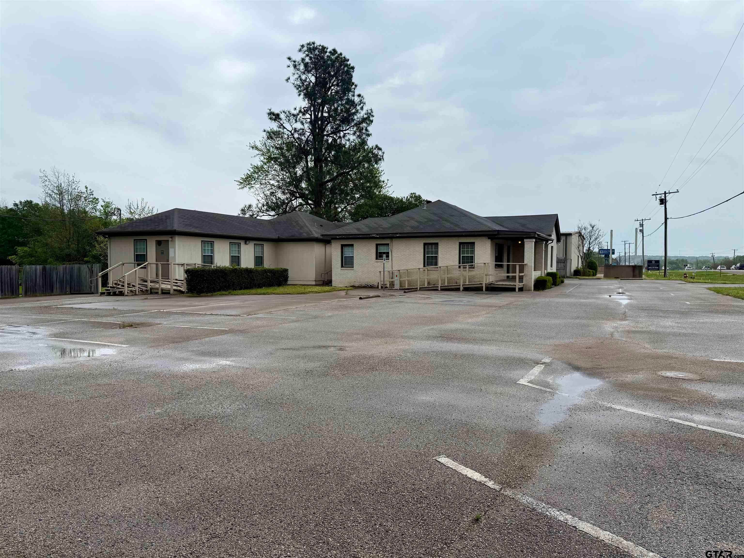 2410 & 2416 S Main St.