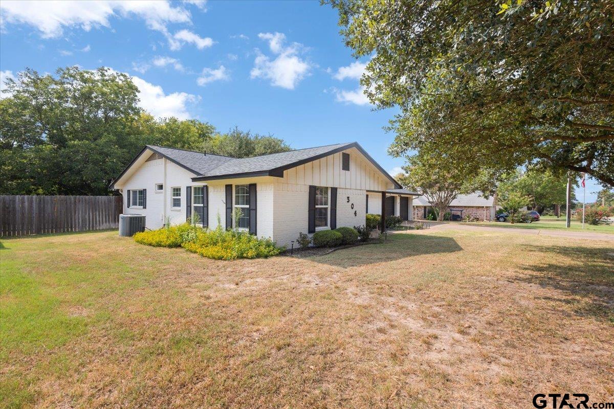 304 E Hideaway Lane