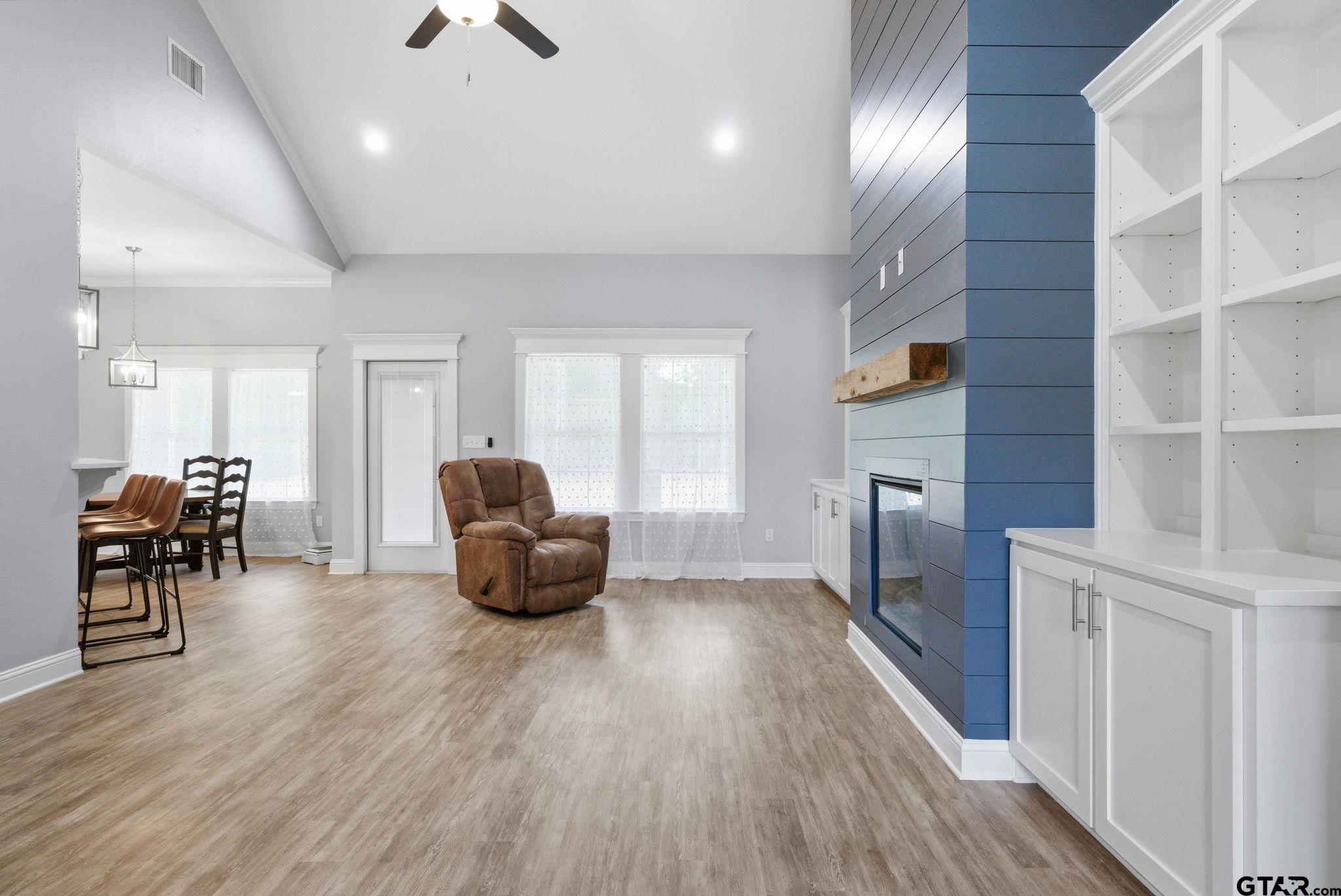 4033 Hanover Pl.