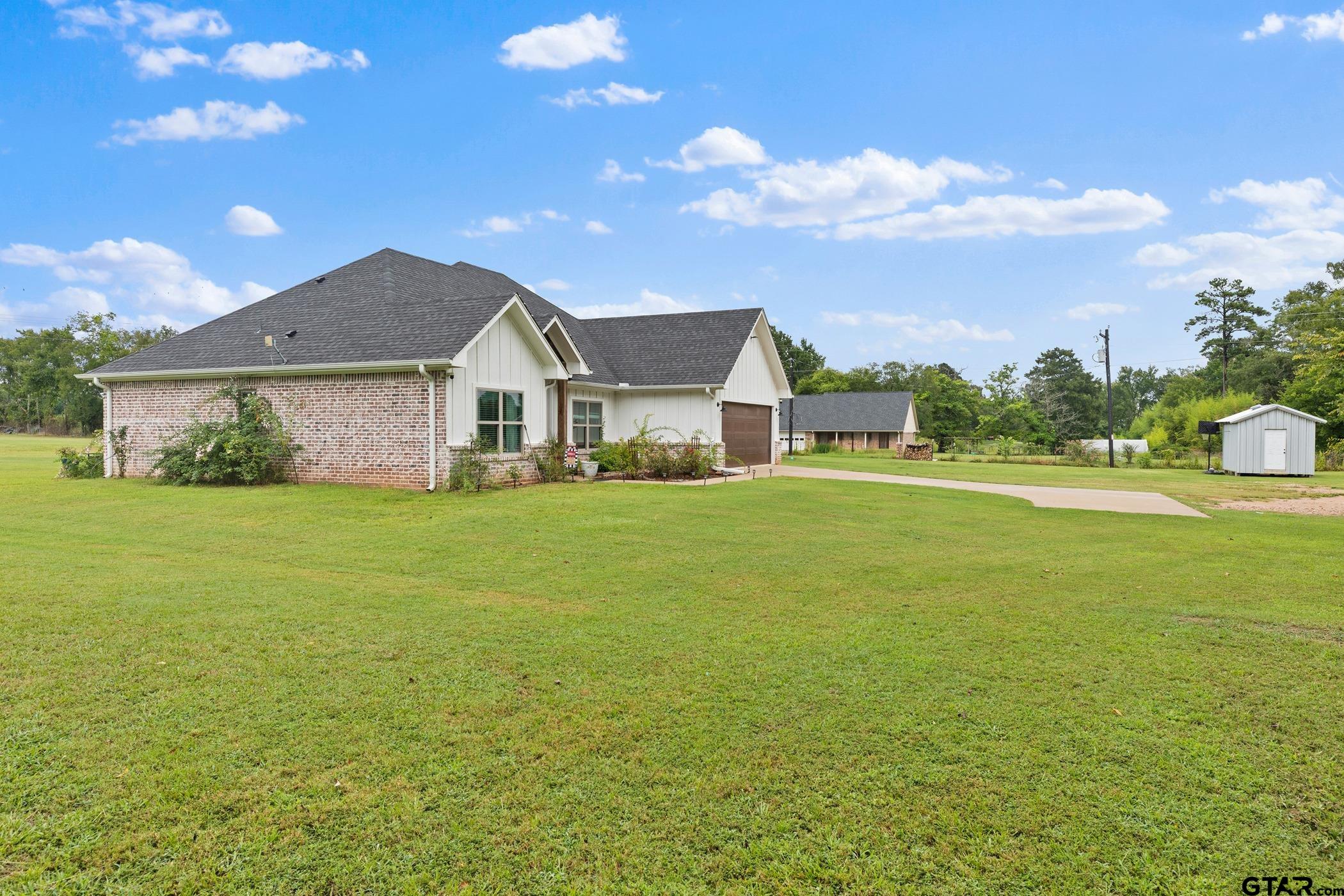 22477 County Road 2166