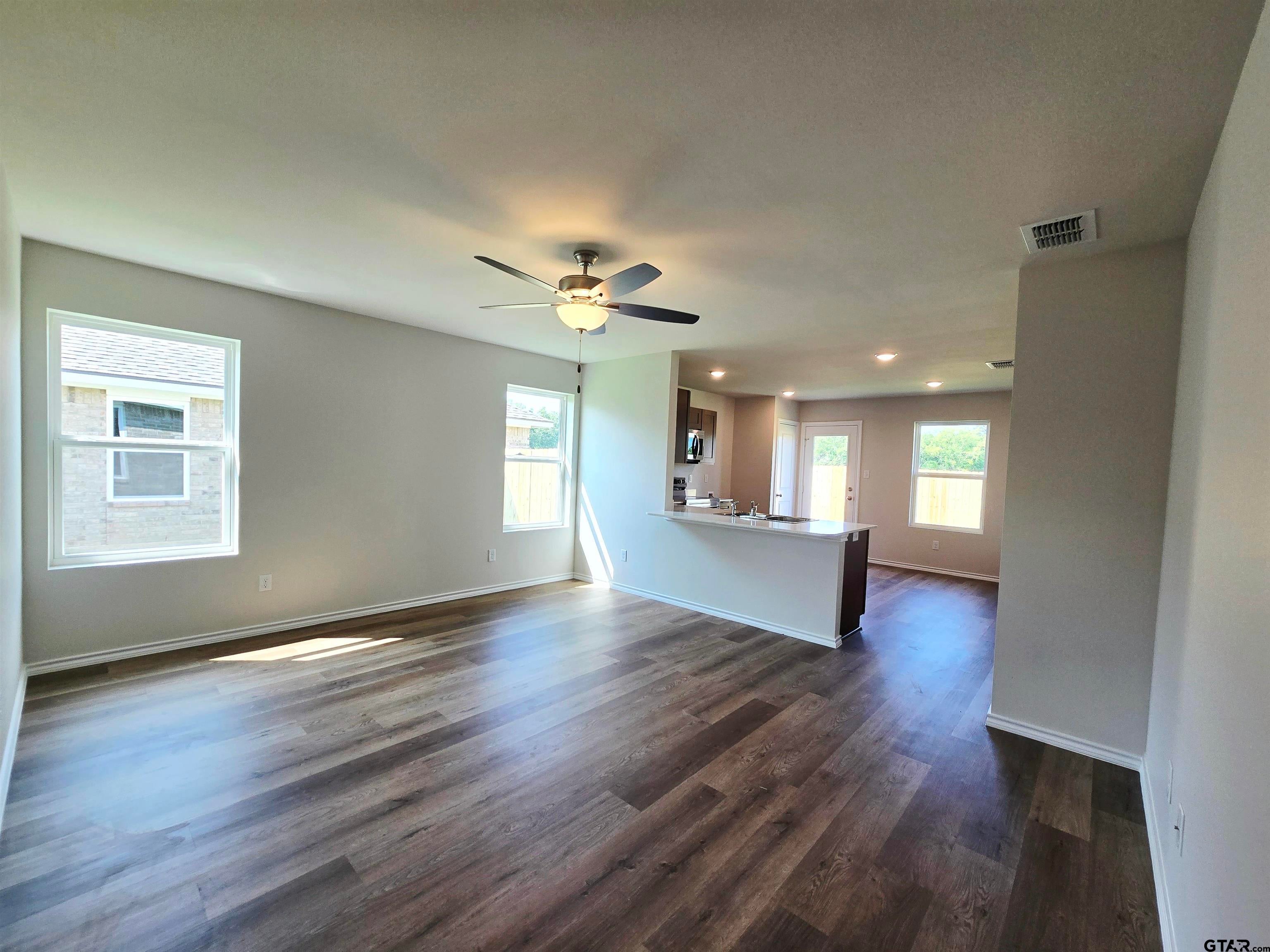 1610 Ridgeway Lane