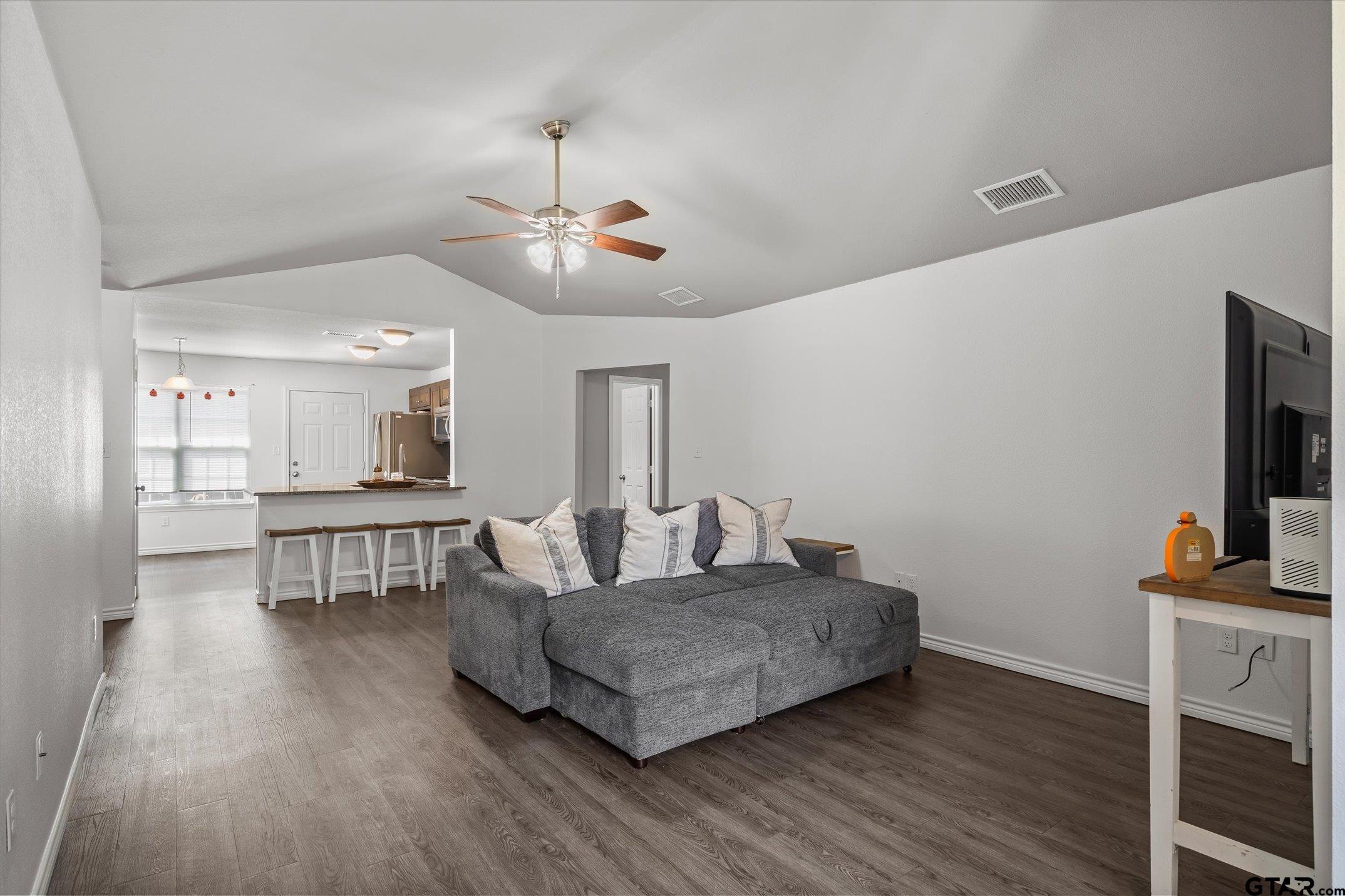541 Foster