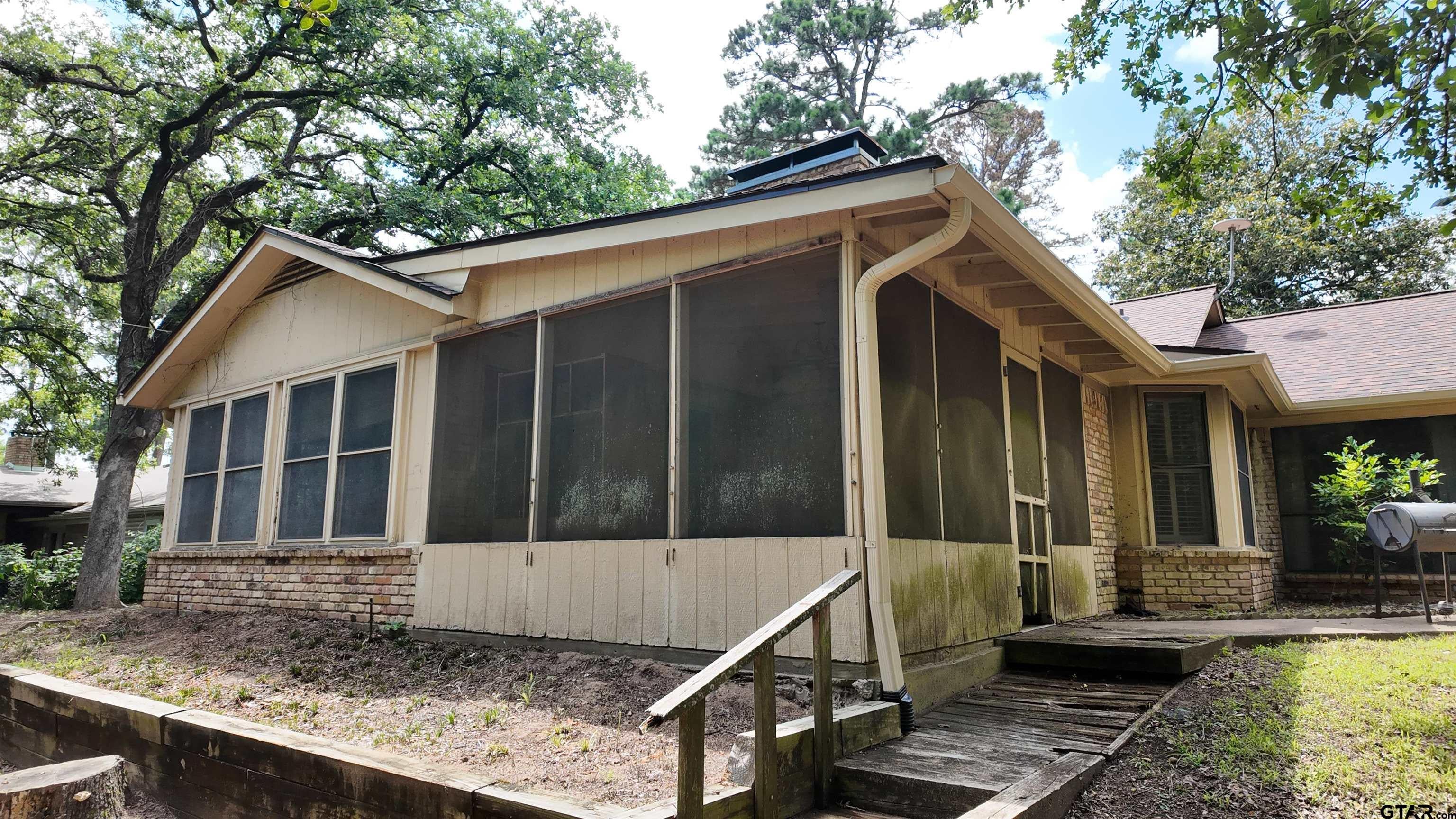 227 Brookside